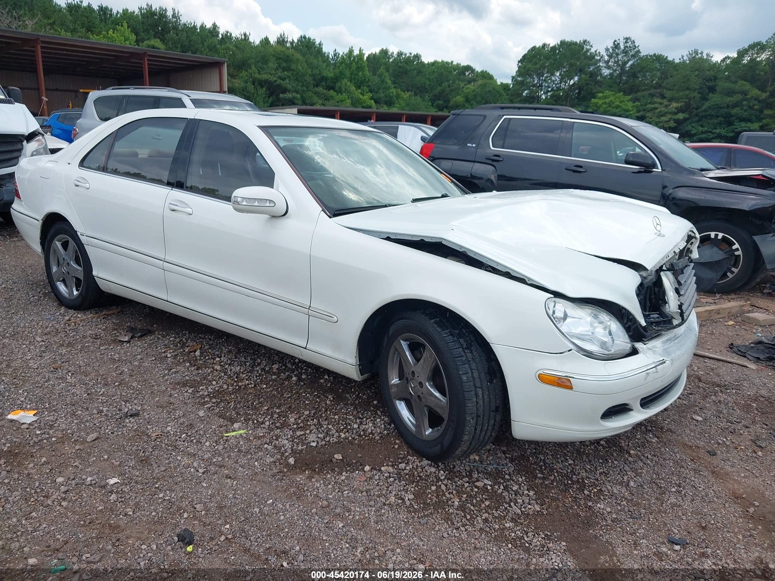 2005 Mercedes-Benz S 430, VIN WDBNG70J05A449889 — Front end