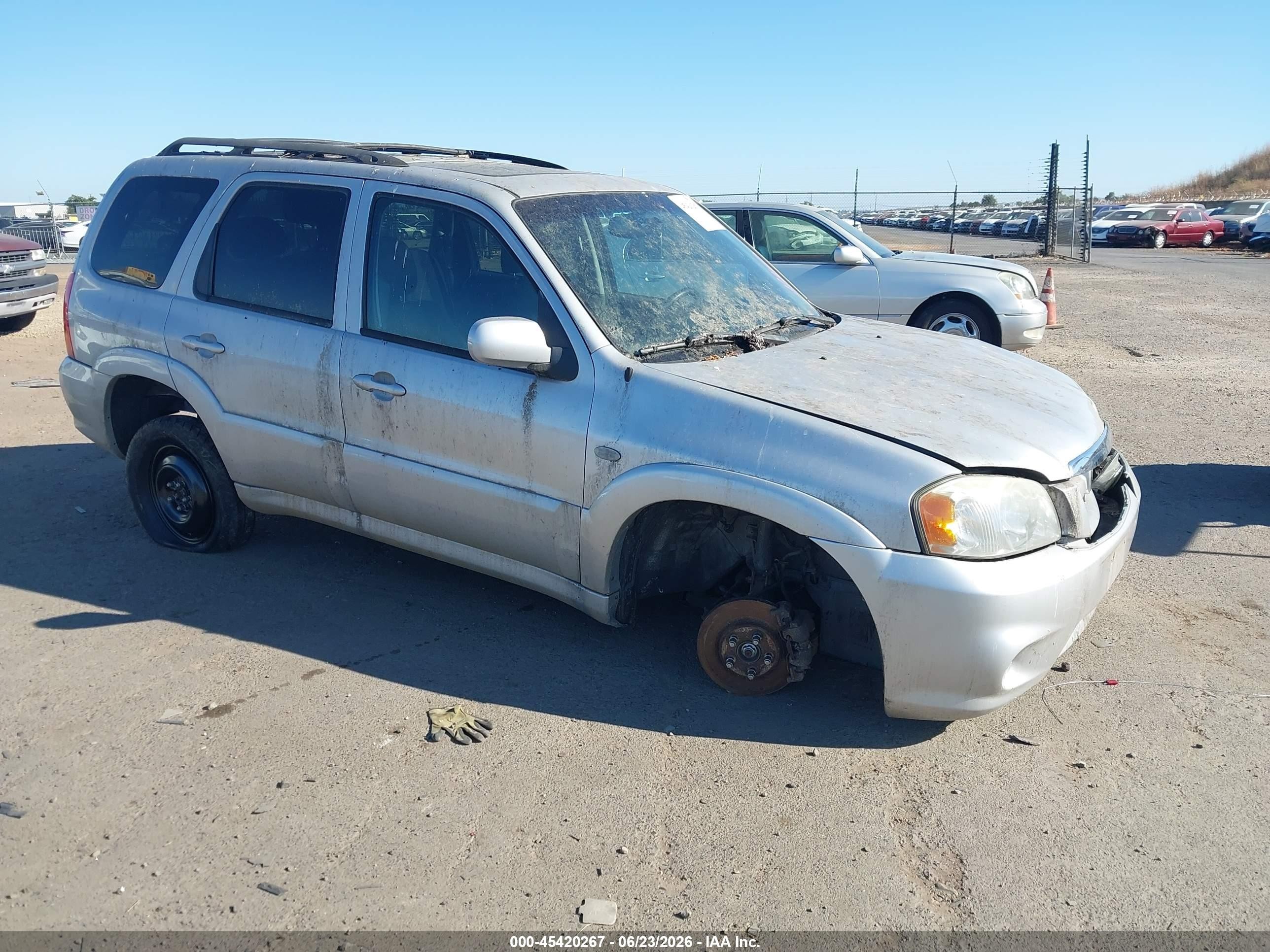 2005 Mazda Tribute S, VIN 4F2YZ94165KM50781 — Front end