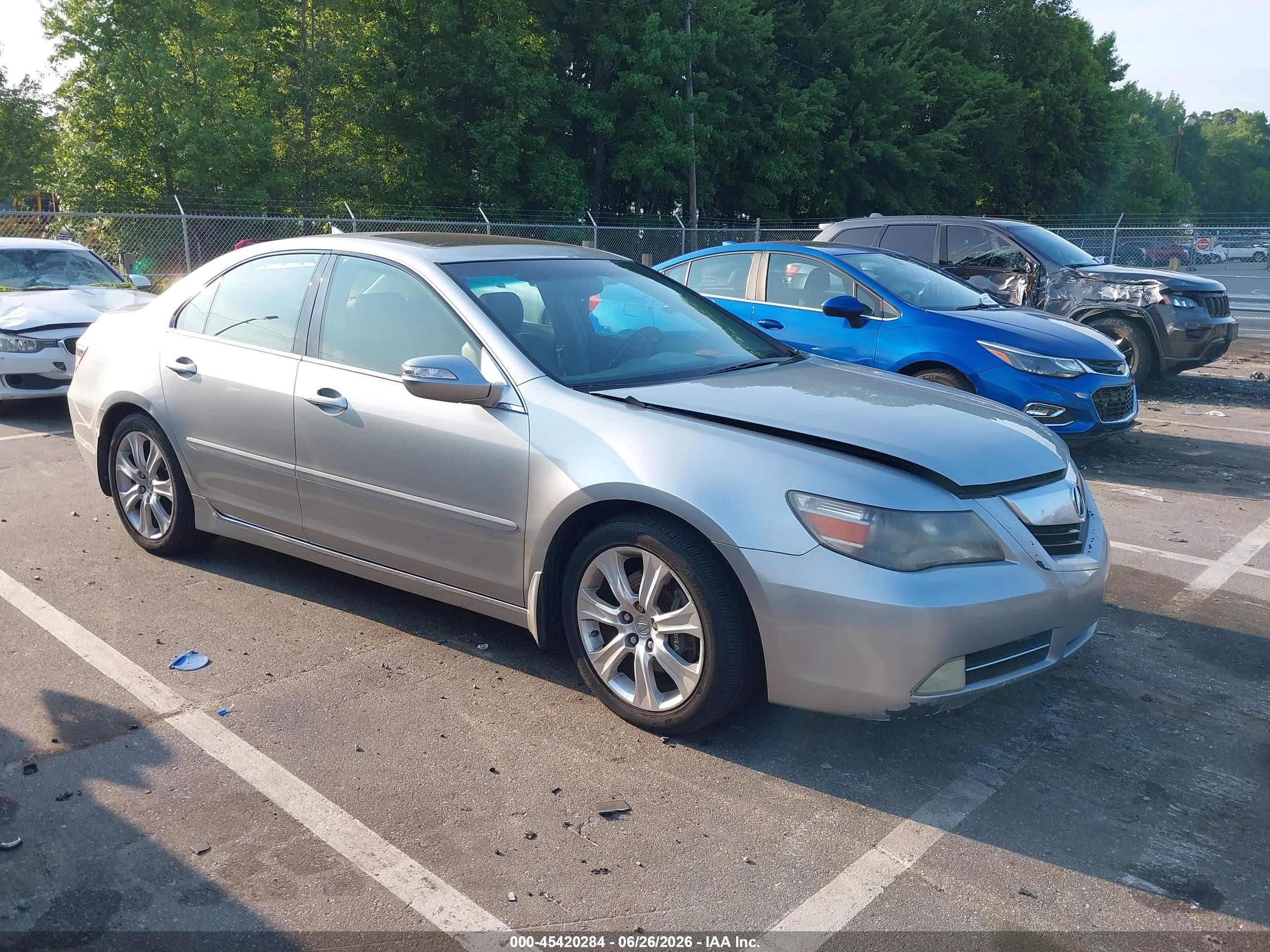 2010 Acura RL Technology, VIN JH4KB2F69AC002130 — Normal wear