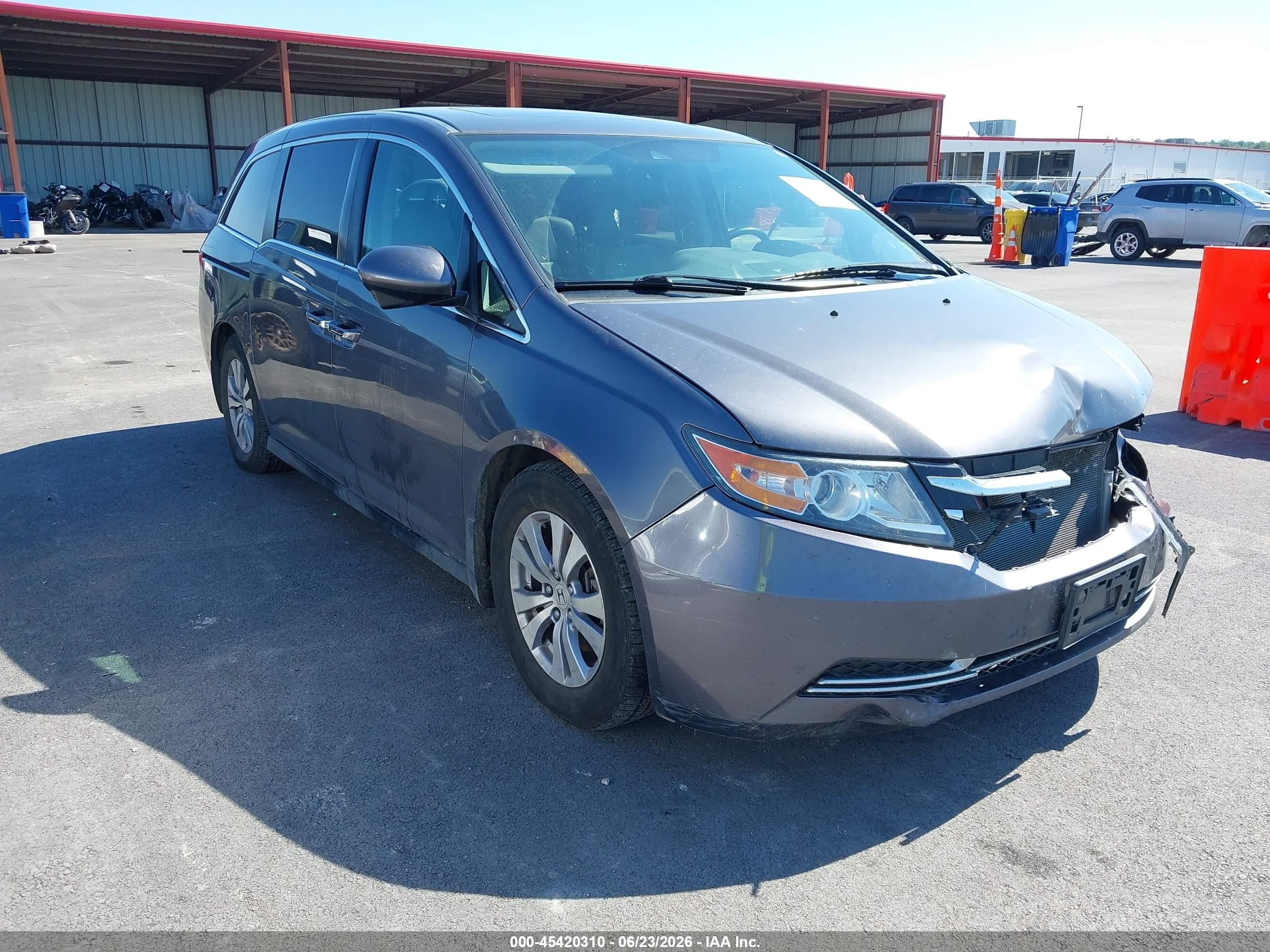 2016 Honda Odyssey EX-L, VIN 5FNRL5H68GB068269 — Front end