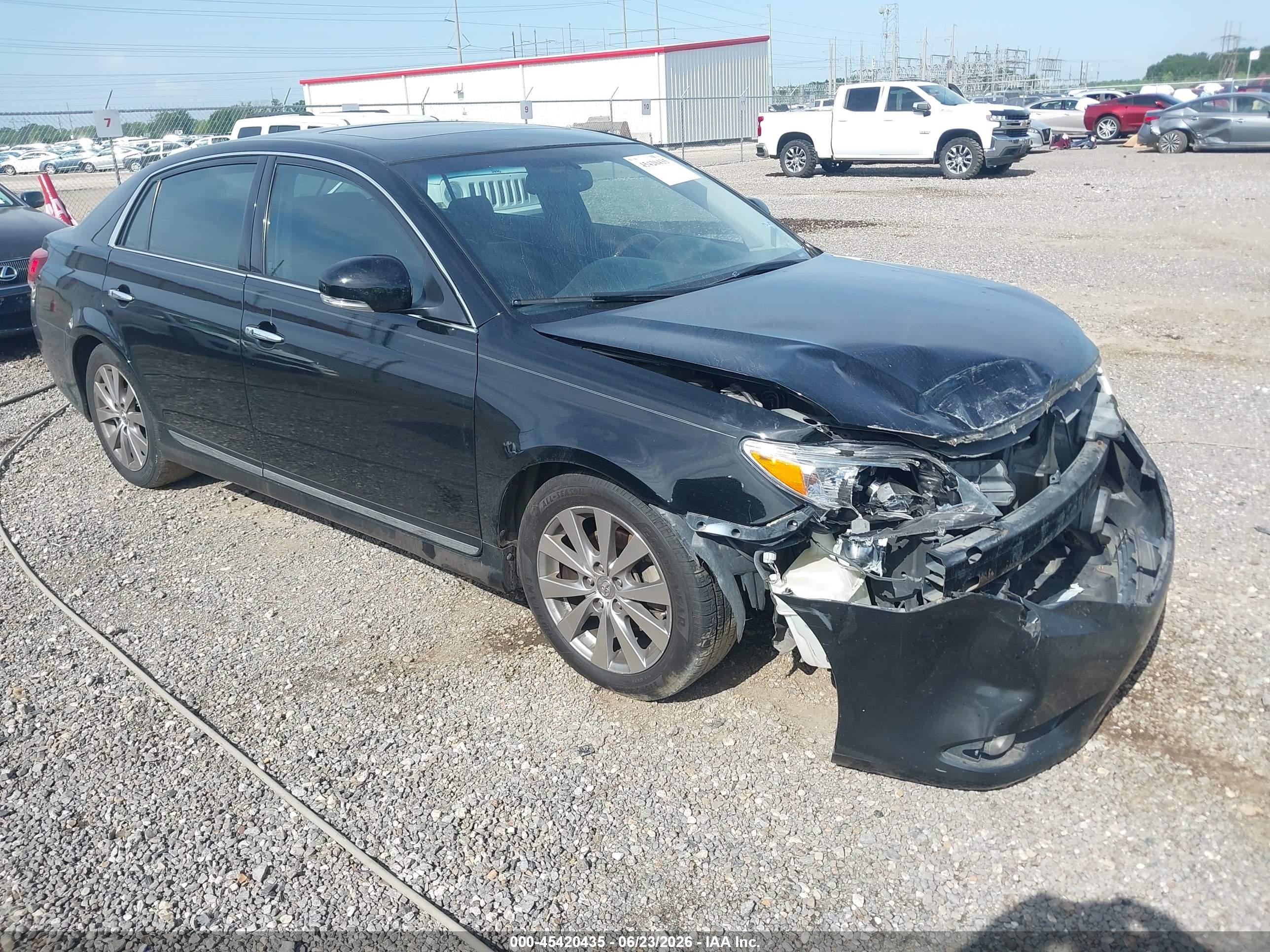 2011 Toyota Avalon, VIN 4T1BK3DB6BU388973 — Front end