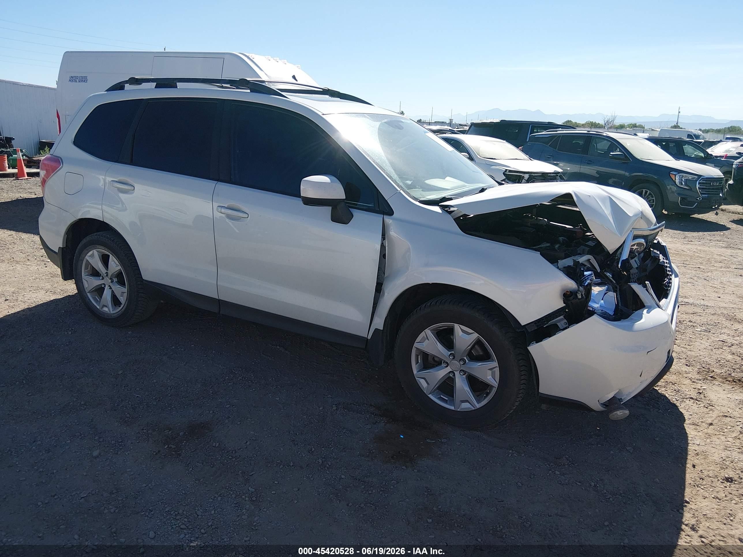 2016 Subaru Forester Premium, VIN JF2SJAFC5GH441603 — Перед