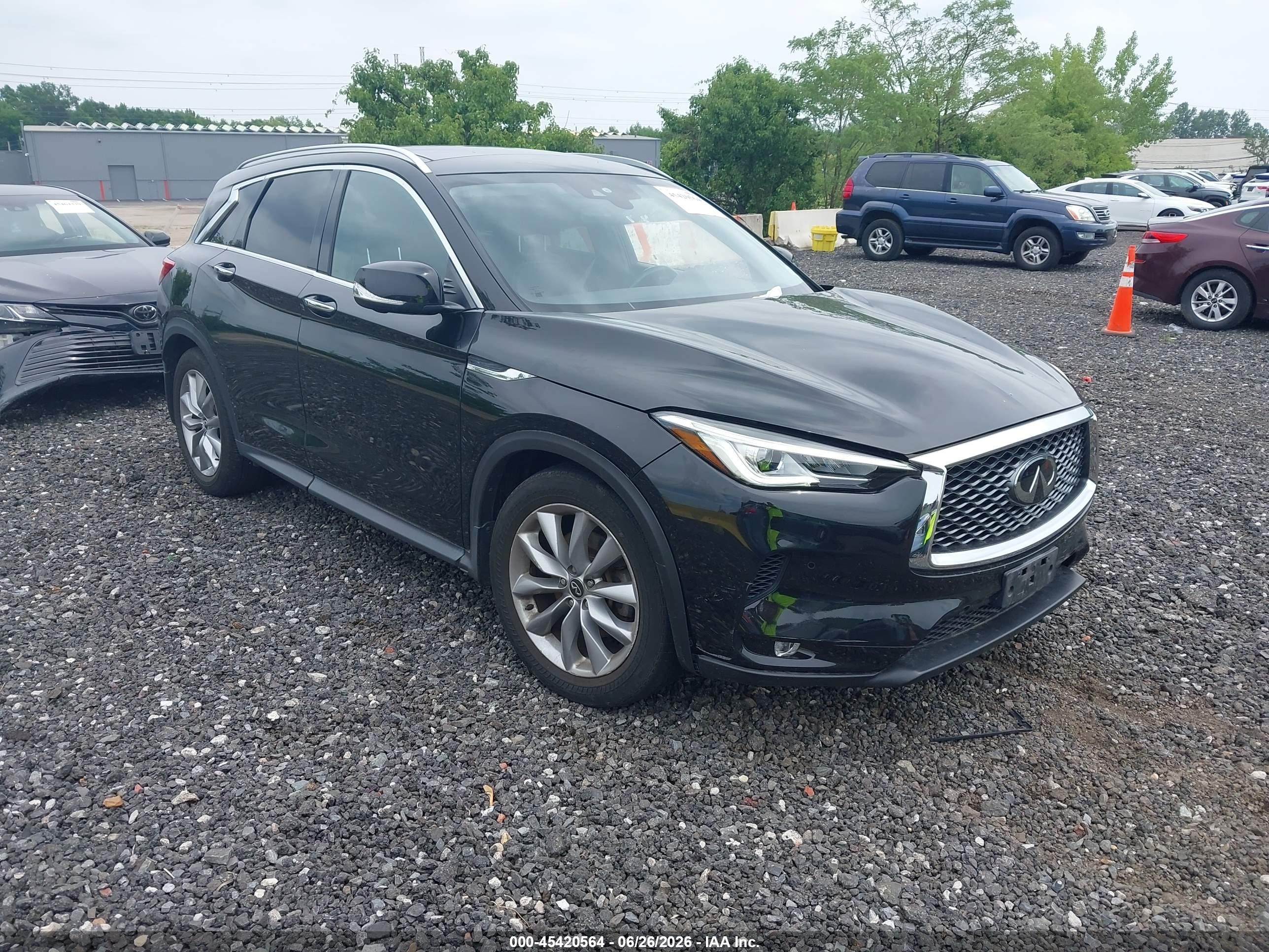 2019 Infiniti QX50 Essential, VIN 3PCAJ5M33KF128319 — Side