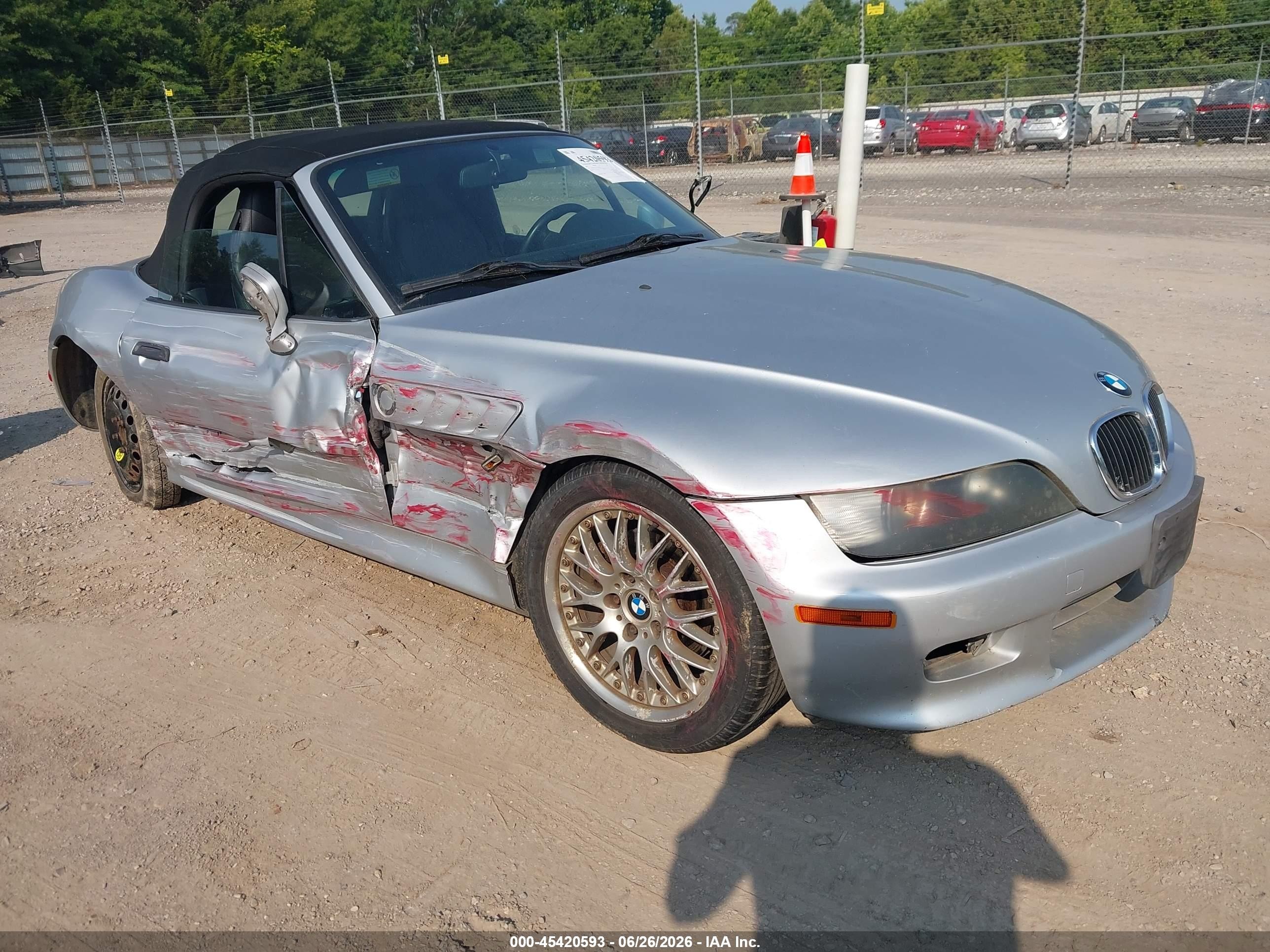 2001 BMW Z3 3.0, VIN WBACN53411LL46422 — Side