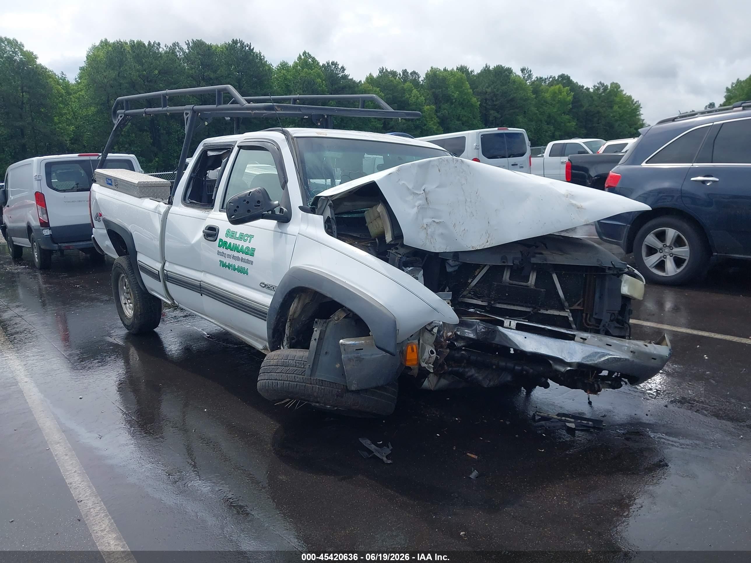 2000 Chevrolet Silverado 2500 LS, VIN 1GCGK29U8YZ131176 — All over