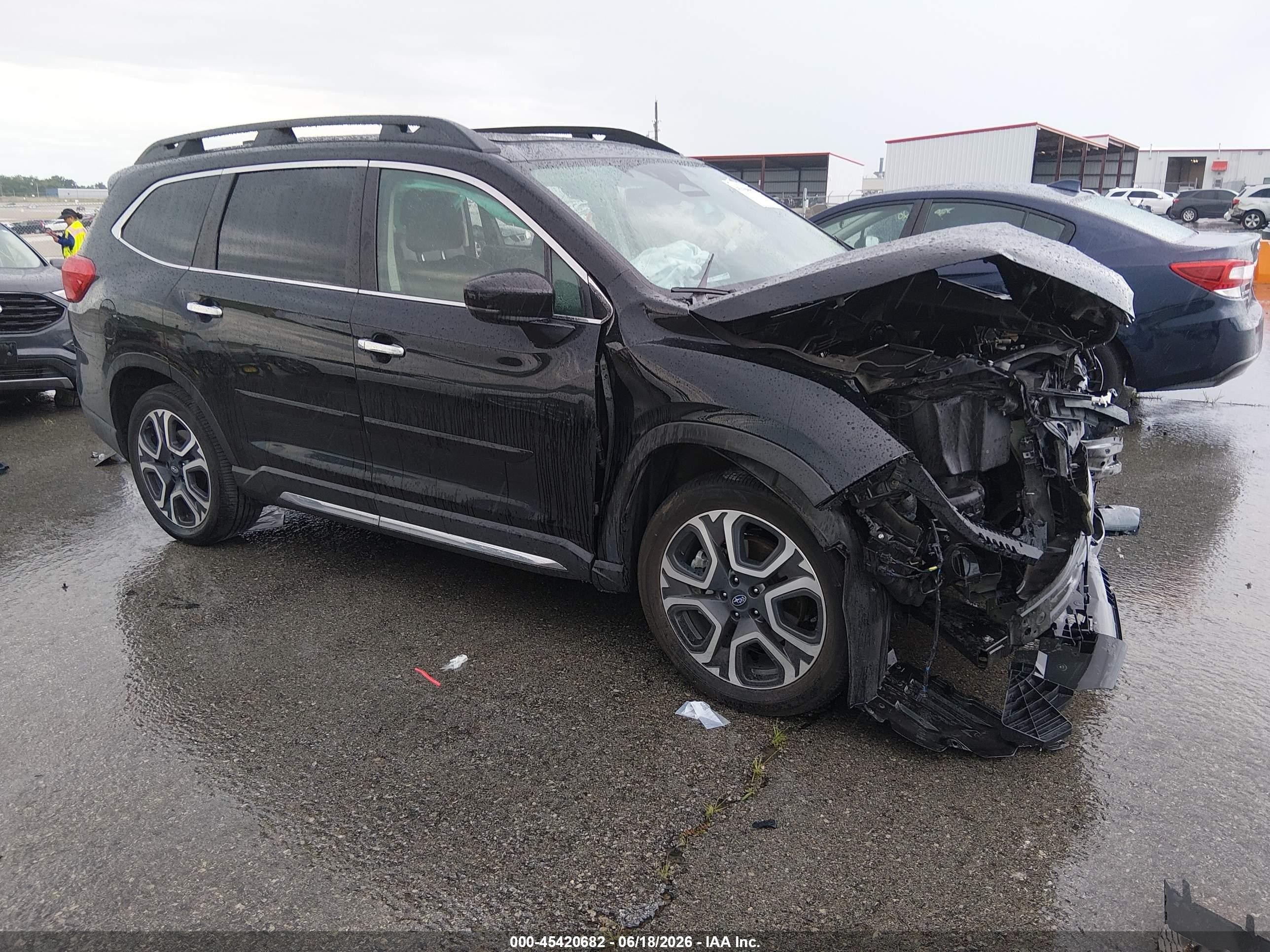 2024 Subaru Ascent Touring, VIN 4S4WMAWD1R3427077 — Front end