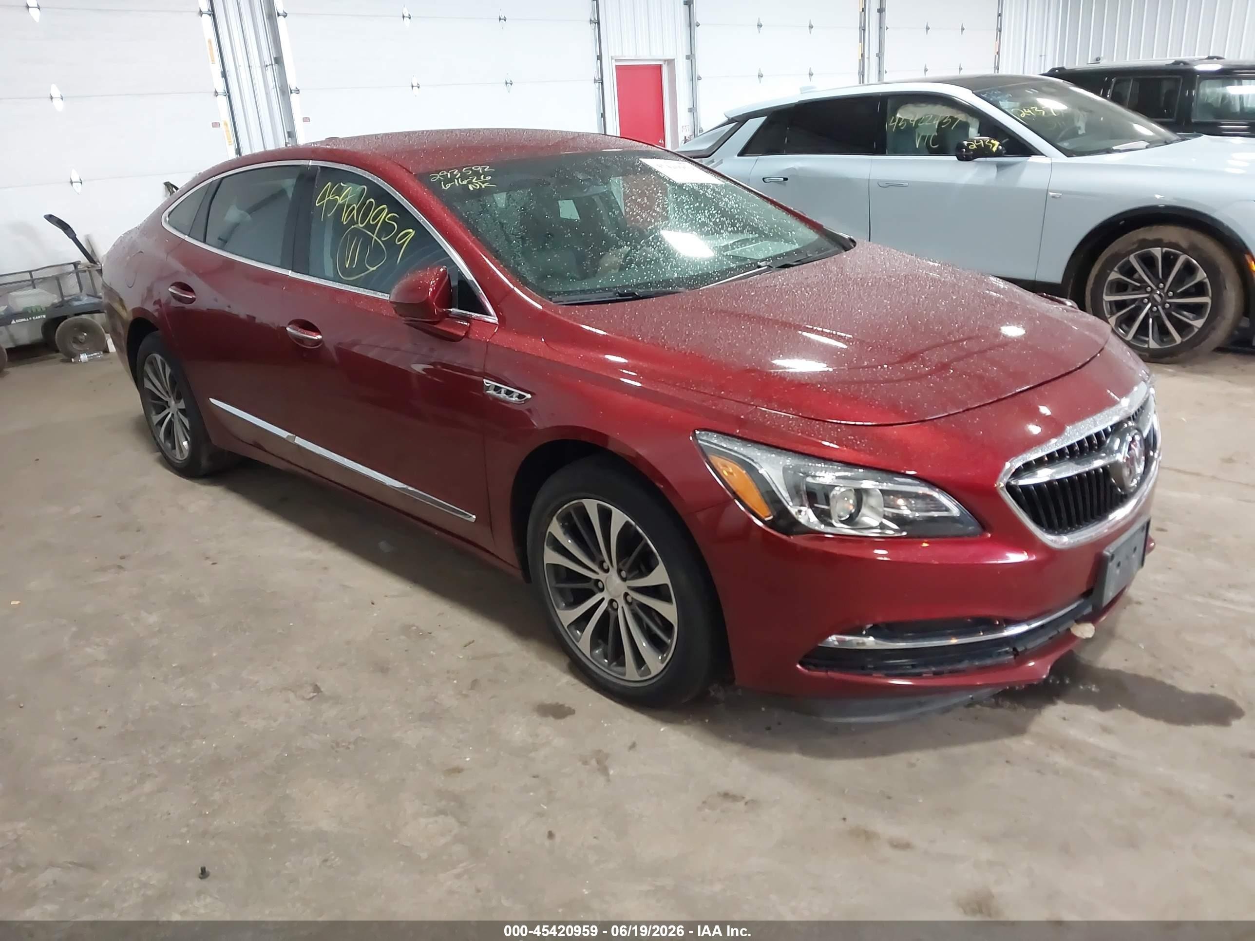 2017 Buick LaCrosse Premium, VIN 1G4ZR5SS4HU157376 — Front end