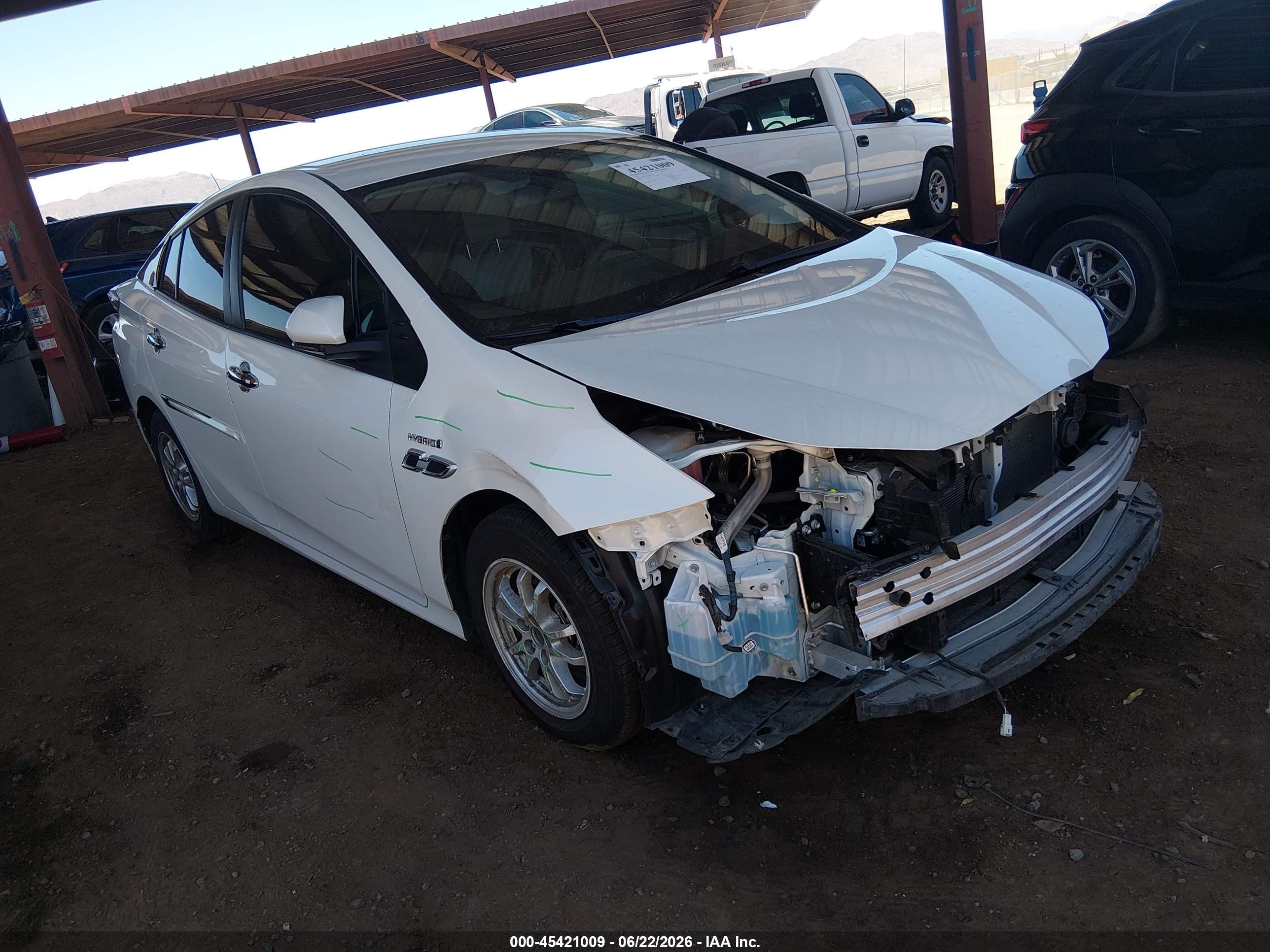 2016 Toyota Prius Two, VIN JTDKBRFU7G3008011 — Front end