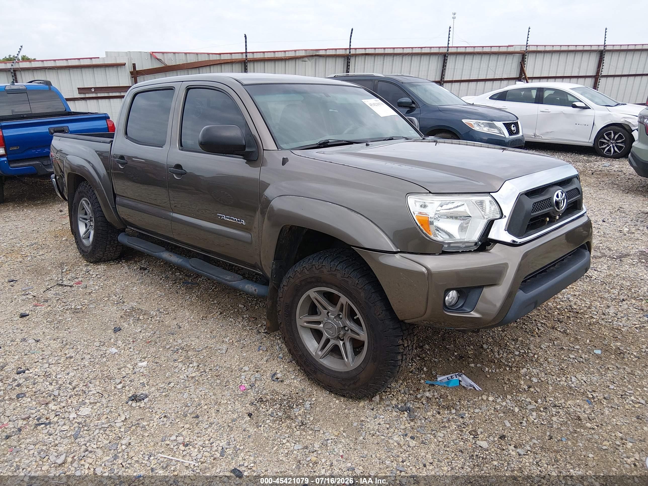 2014 Toyota Tacoma, VIN 5TFLU4EN7EX101564 — Rear end