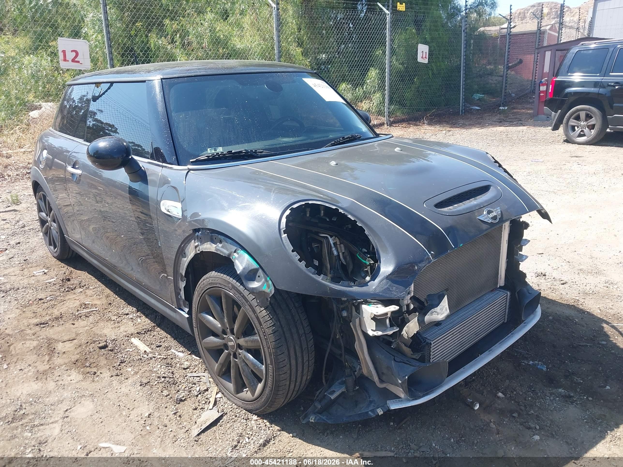 2018 MINI Hardtop Cooper S, VIN WMWXP7C59J2A47608 — Front end