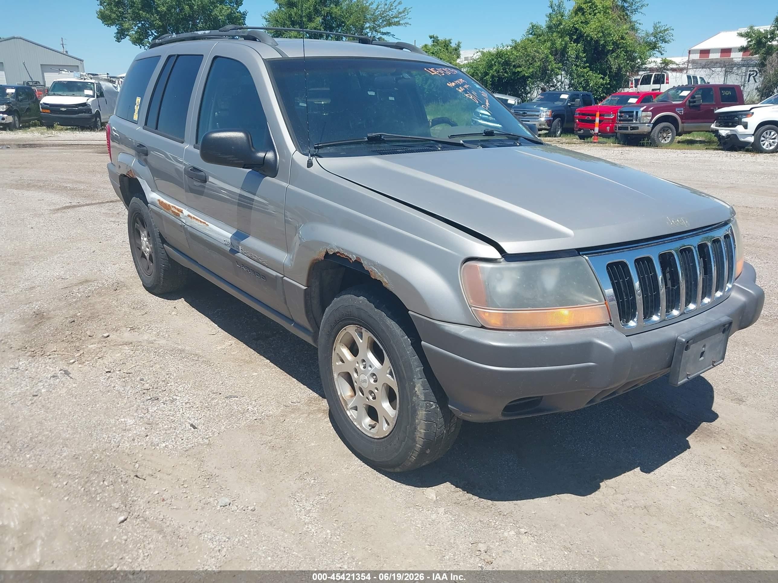 2001 Jeep Grand Cherokee Laredo, VIN 1J4GW48S61C531790 — Normal wear