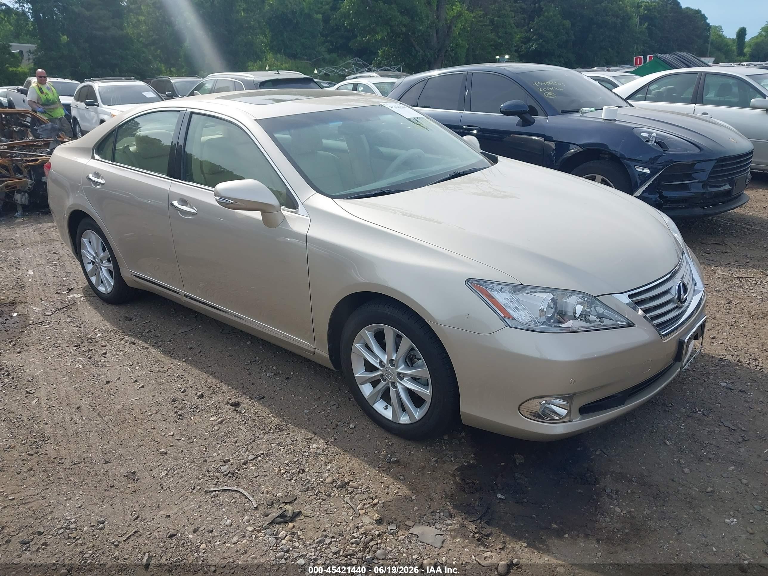 2012 Lexus ES 330, VIN JTHBK1EGXC2510376 — Normal wear