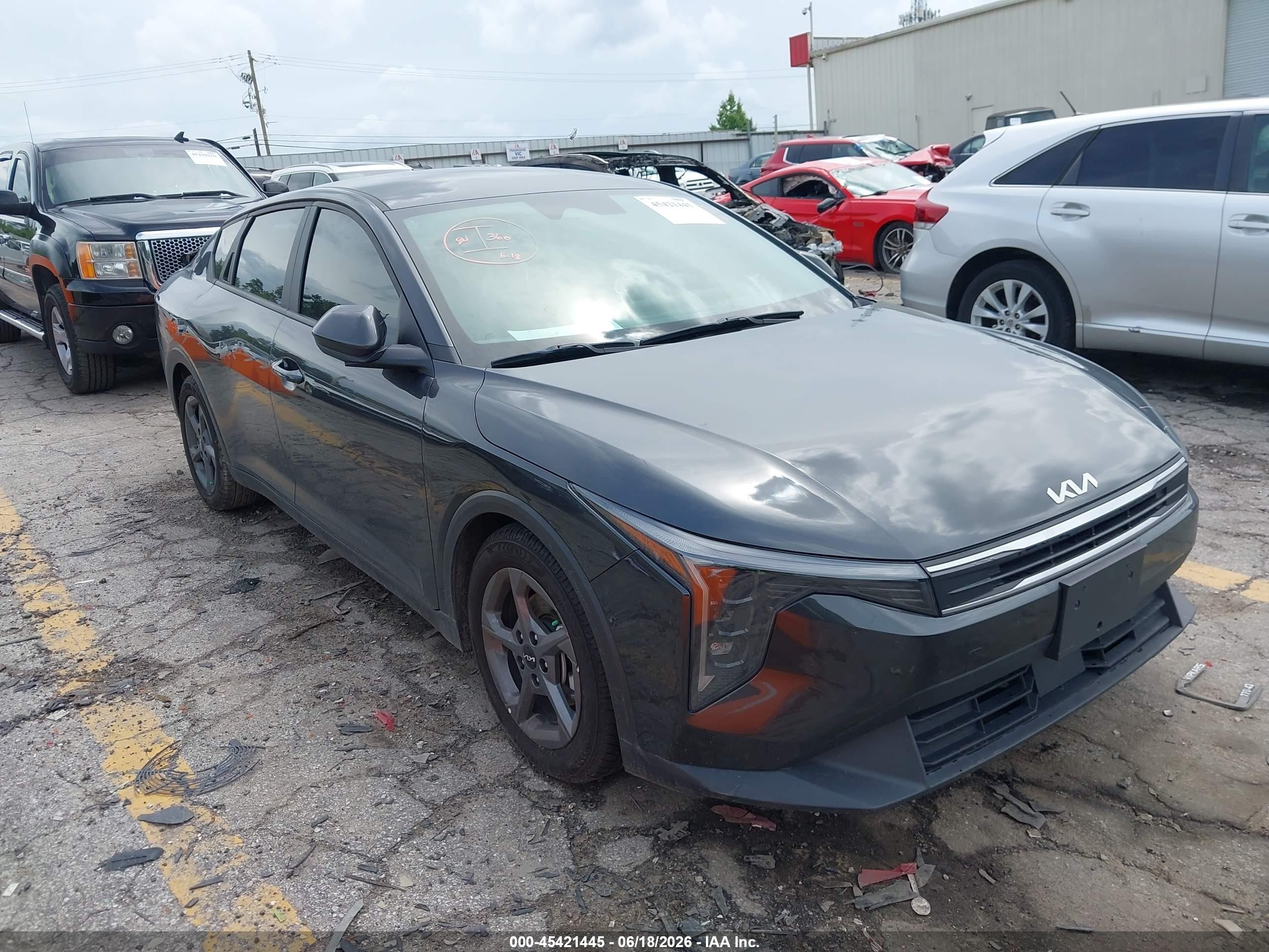 2025 Kia K4 LXS, VIN 3KPFT4DE7SE074671 — Зад