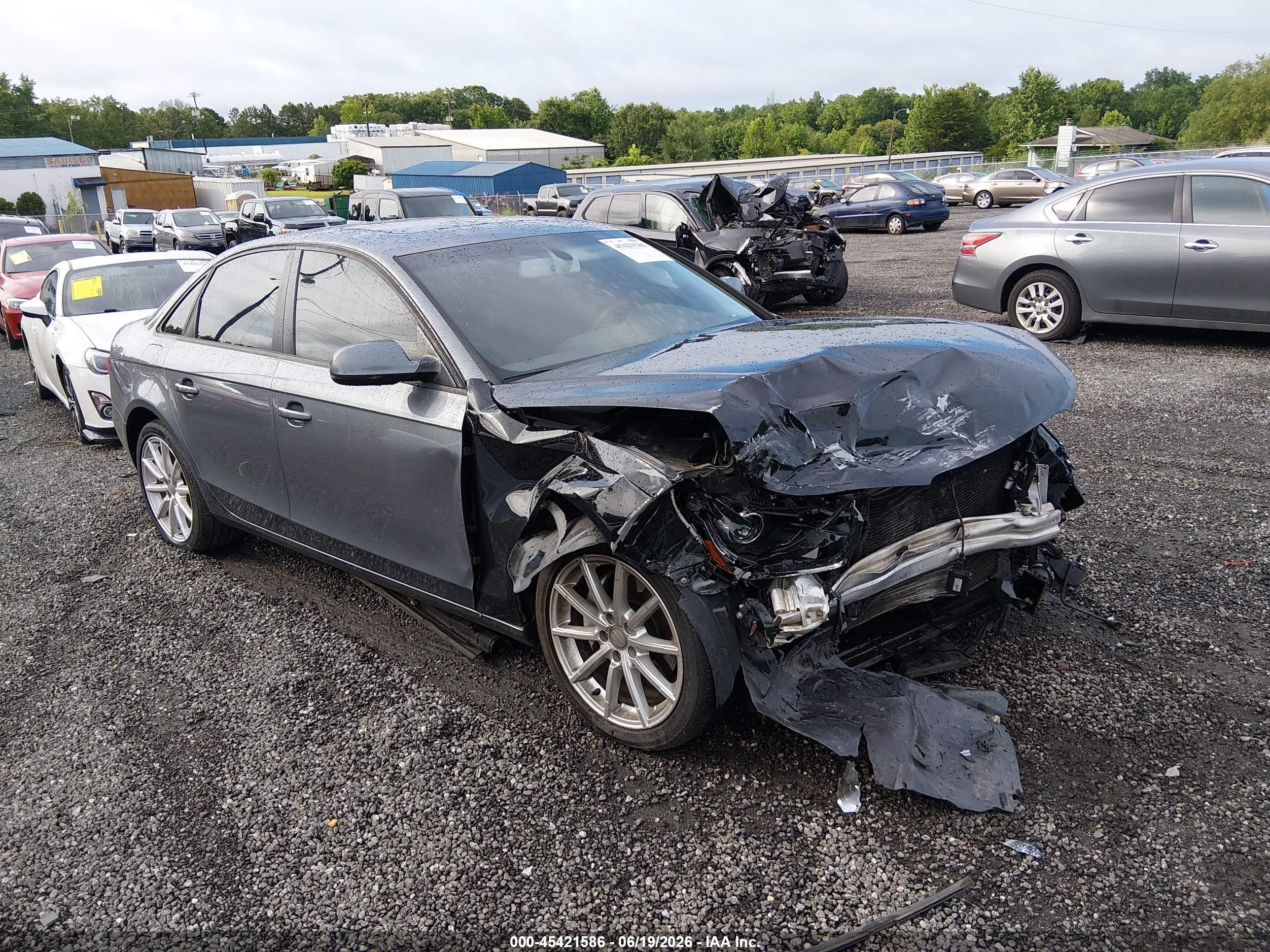 2014 Audi A4 Premium, VIN WAUBFAFL6EN039875 — Перед