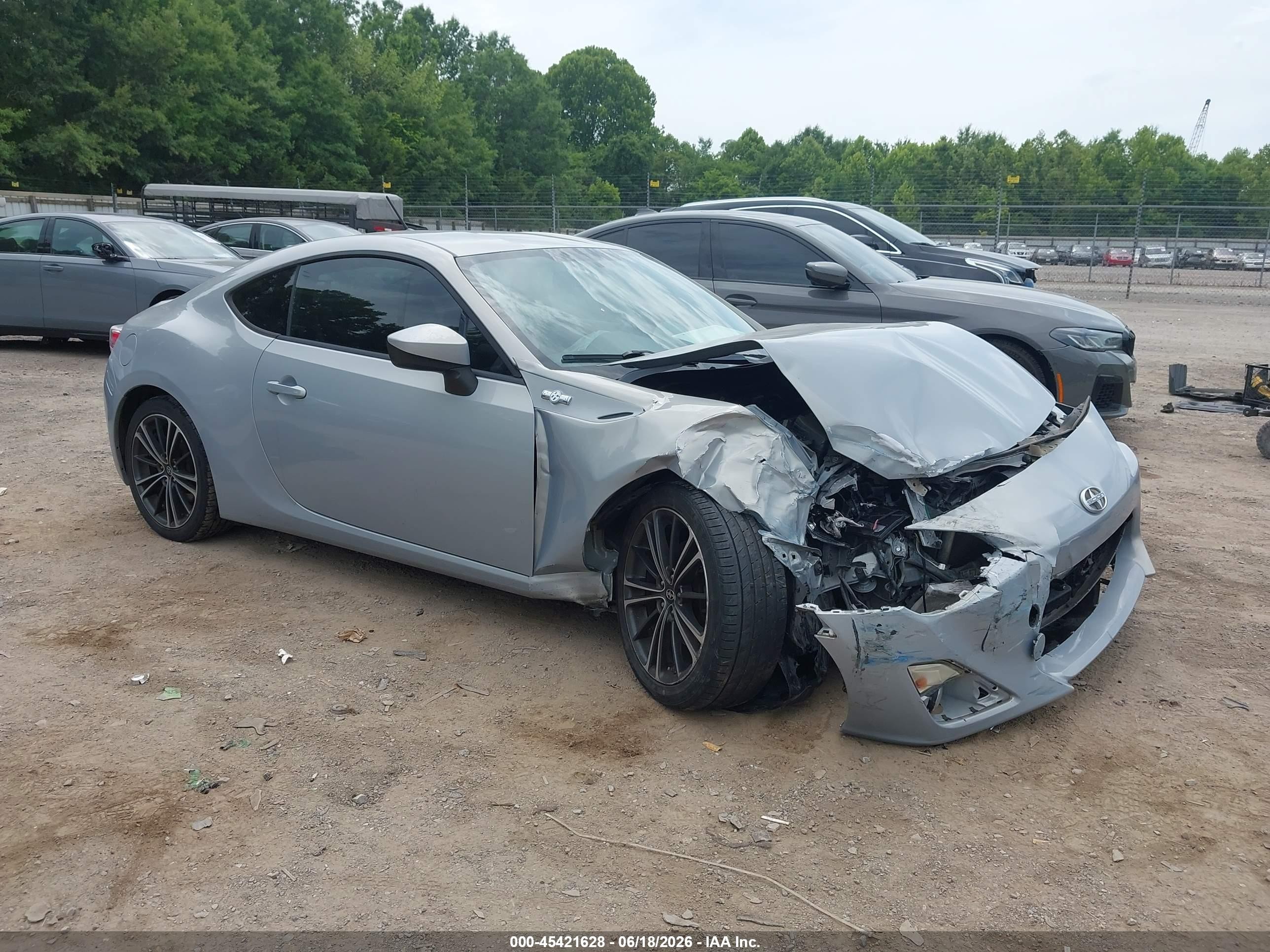 2013 Scion FR-S, VIN JF1ZNAA10D2732750 — Front end