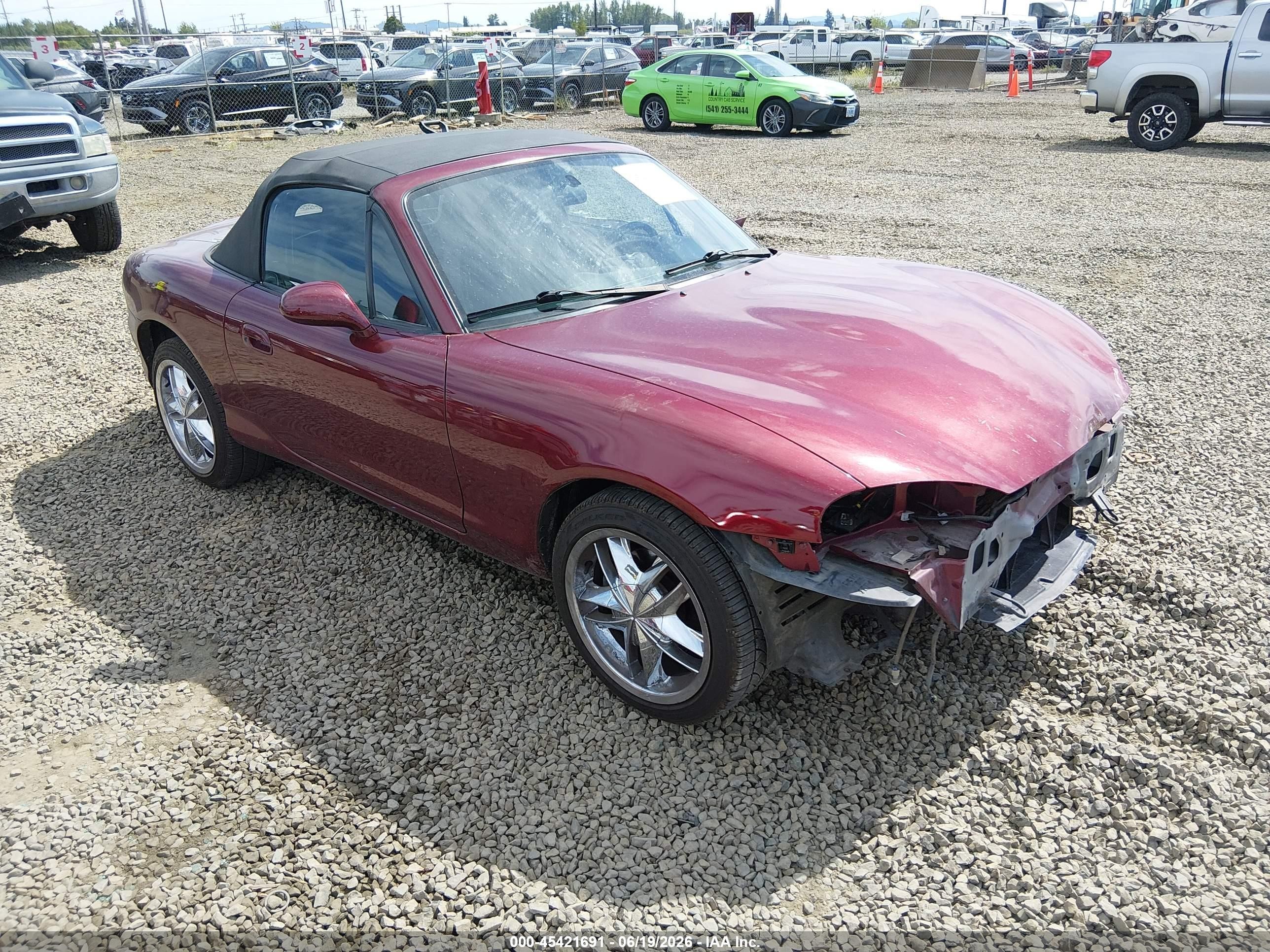 2003 Mazda MX-5 Miata Cloth, VIN JM1NB353030310772 — Front end