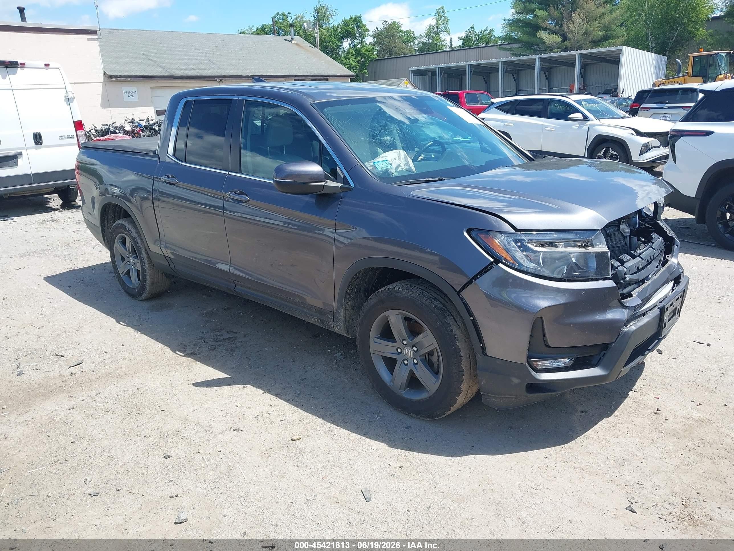 2021 Honda Ridgeline RTL, VIN 5FPYK3F53MB017326 — Front end