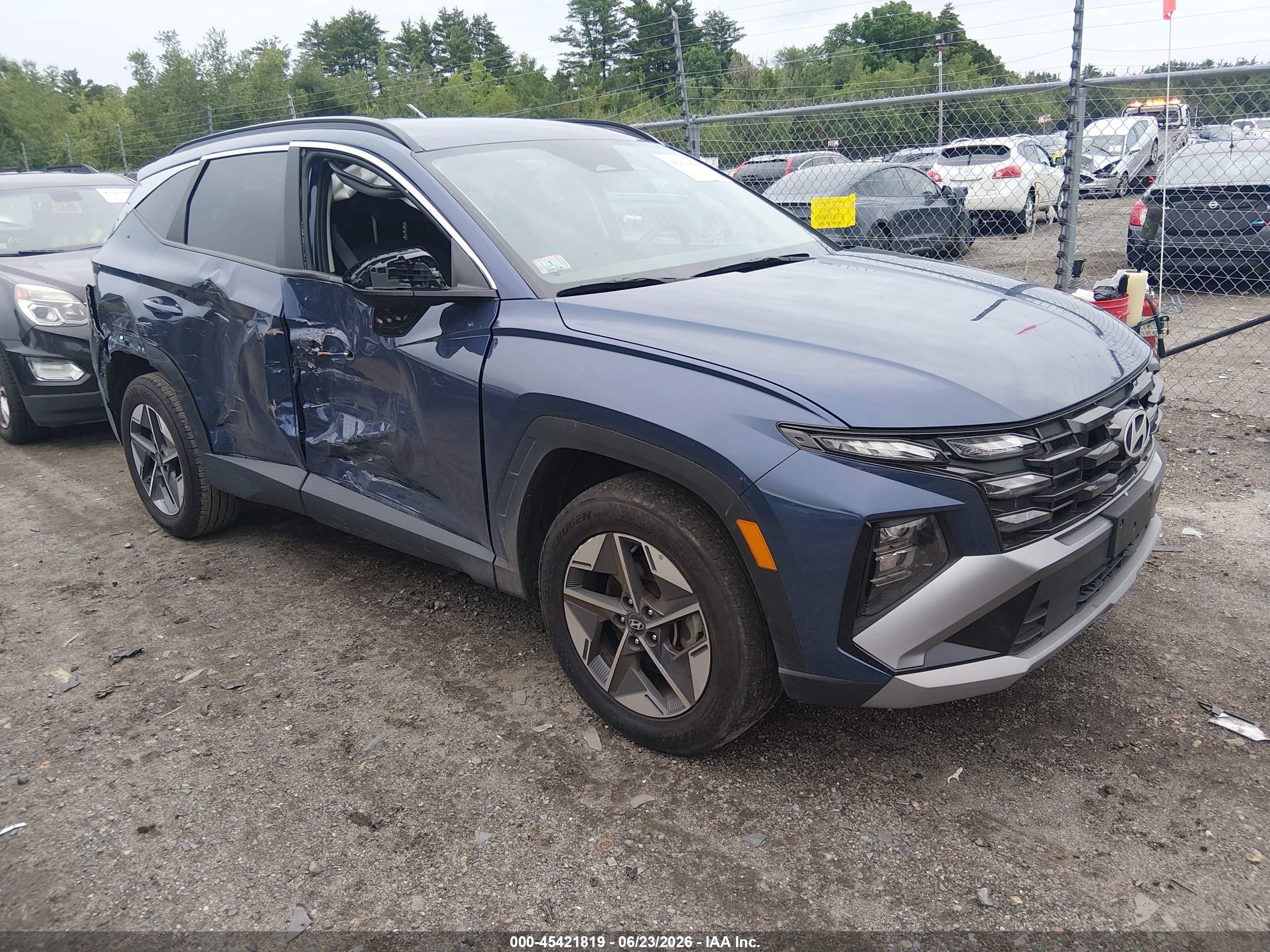2025 Hyundai Tucson SEL, VIN 5NMJBCDE8SH506281 — Side