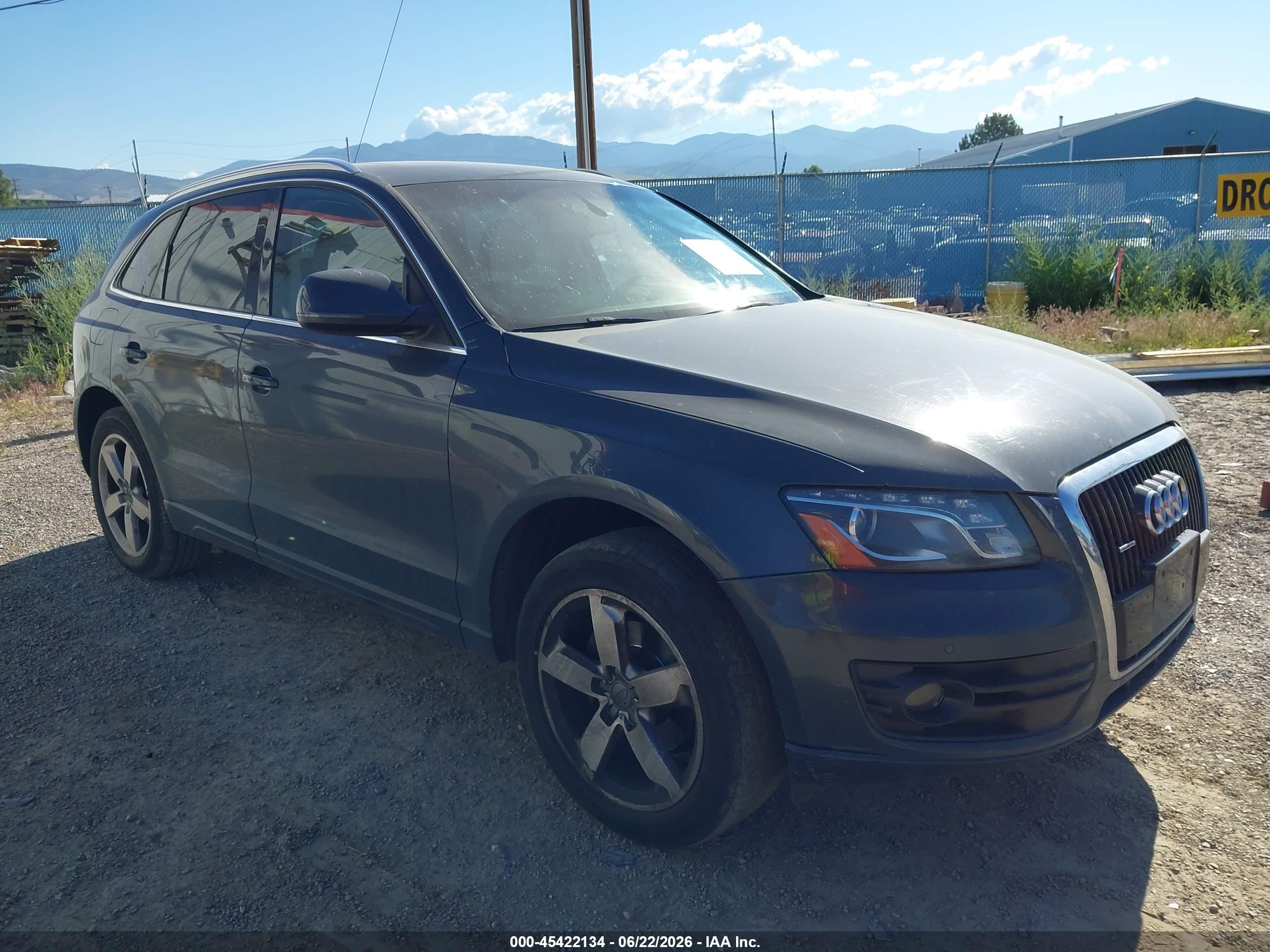 2010 Audi Q5 Premium Plus, VIN WA1LKAFP5AA099387 — Front end
