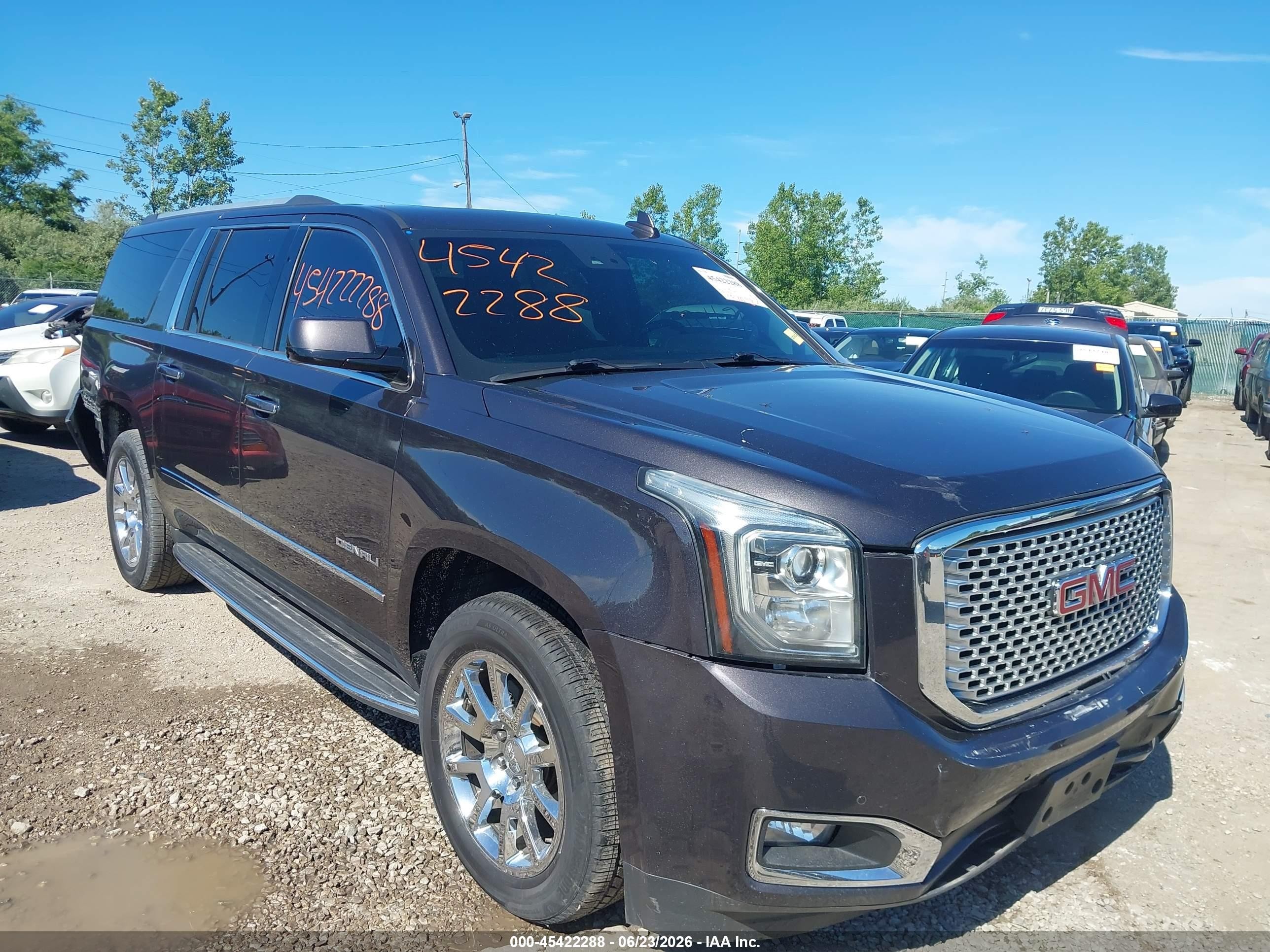 2016 GMC Yukon XL Denali, VIN 1GKS2HKJXGR443564 — Rear end