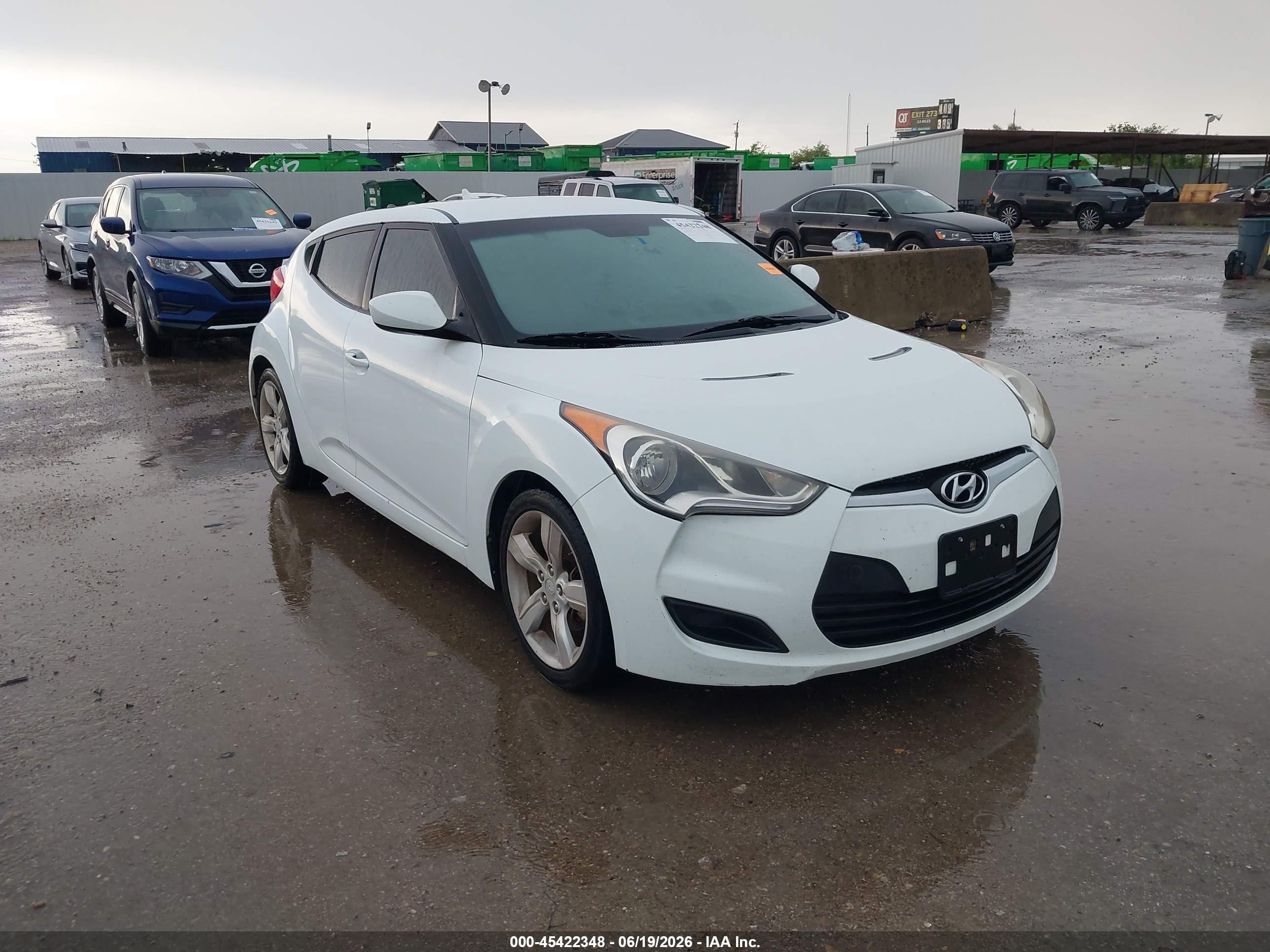 2013 Hyundai Veloster w/Gray Int, VIN KMHTC6AD4DU144976 — Hail
