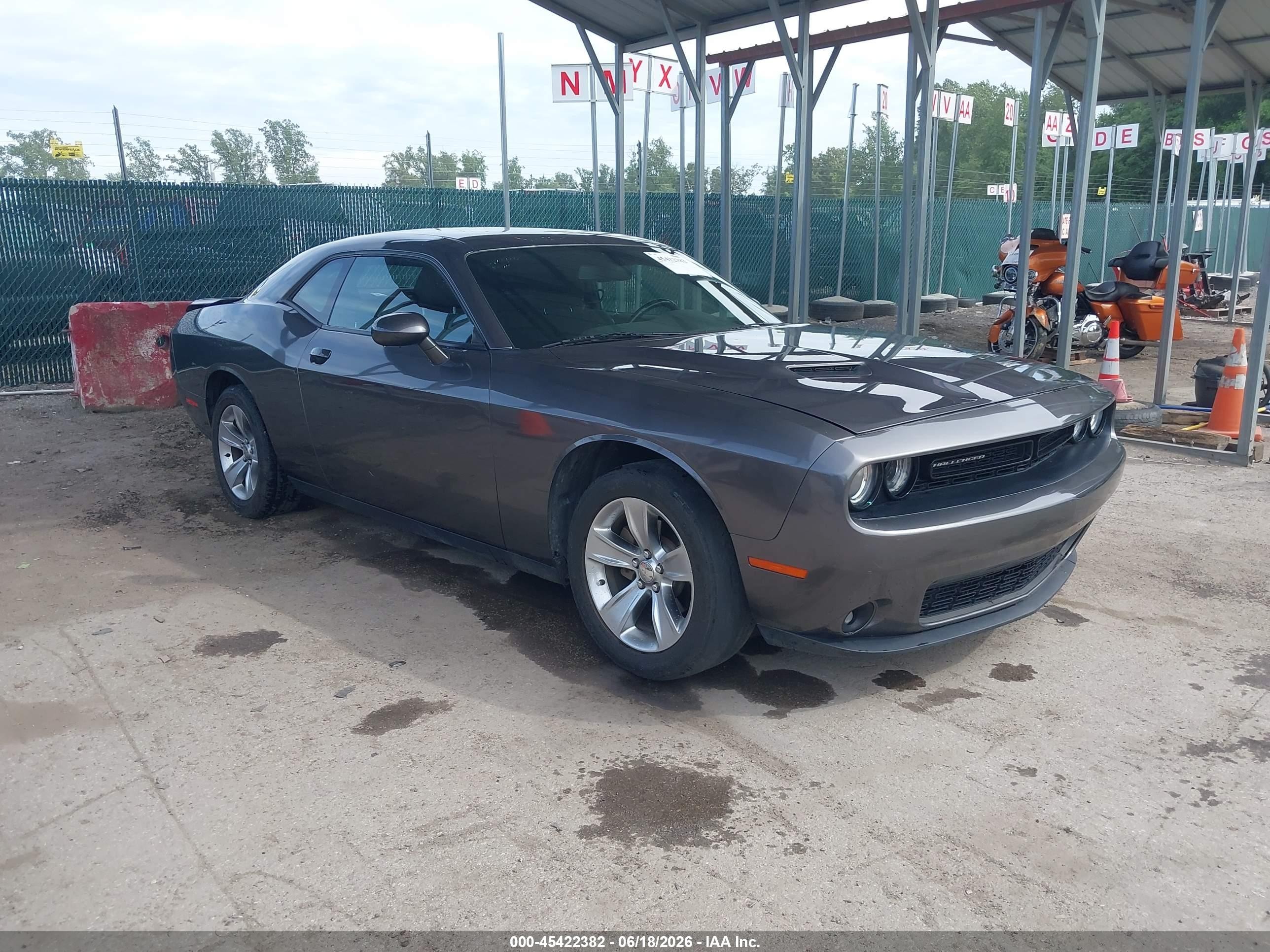 2021 Dodge Challenger SXT, VIN 2C3CDZAG2MH623370 — Rear end