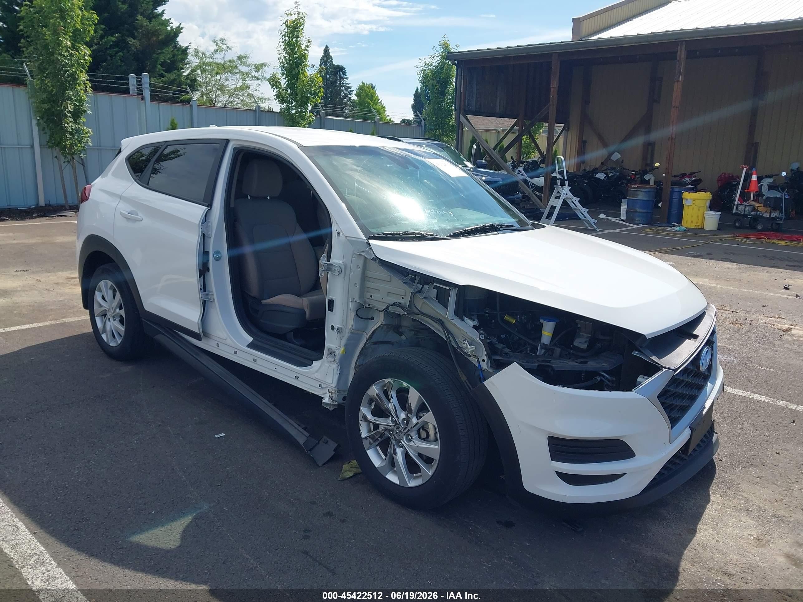 2020 Hyundai Tucson SE, VIN KM8J2CA46LU172317 — Front end