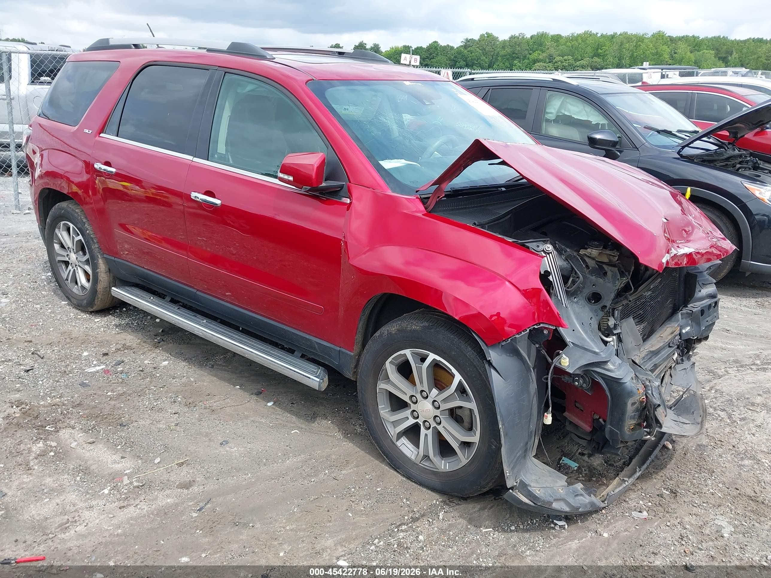 2014 GMC Acadia SLT, VIN 1GKKRSKDXEJ242424 — Front end