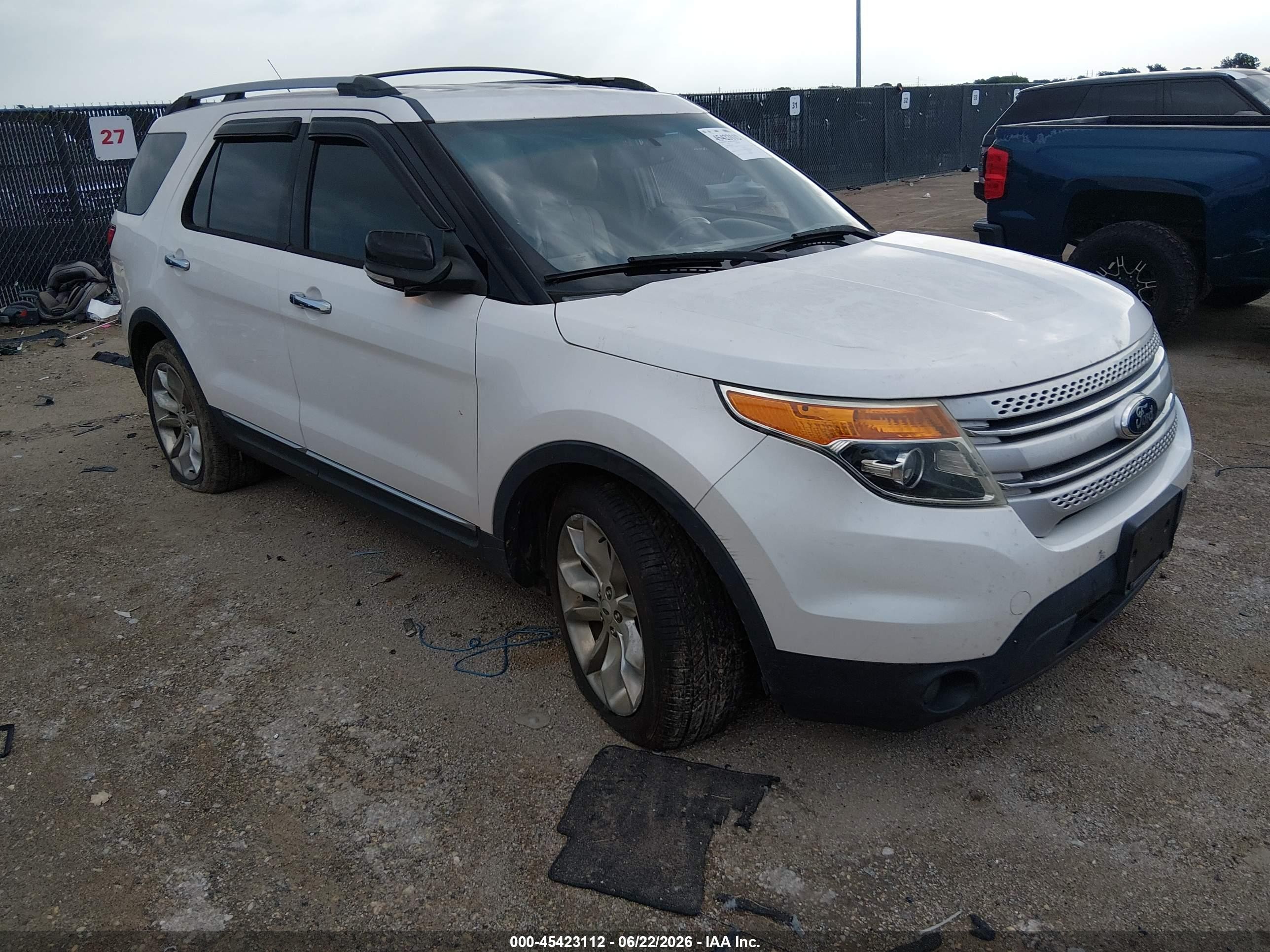 2015 Ford Explorer XLT, VIN 1FM5K7D83FGB29502 — Side