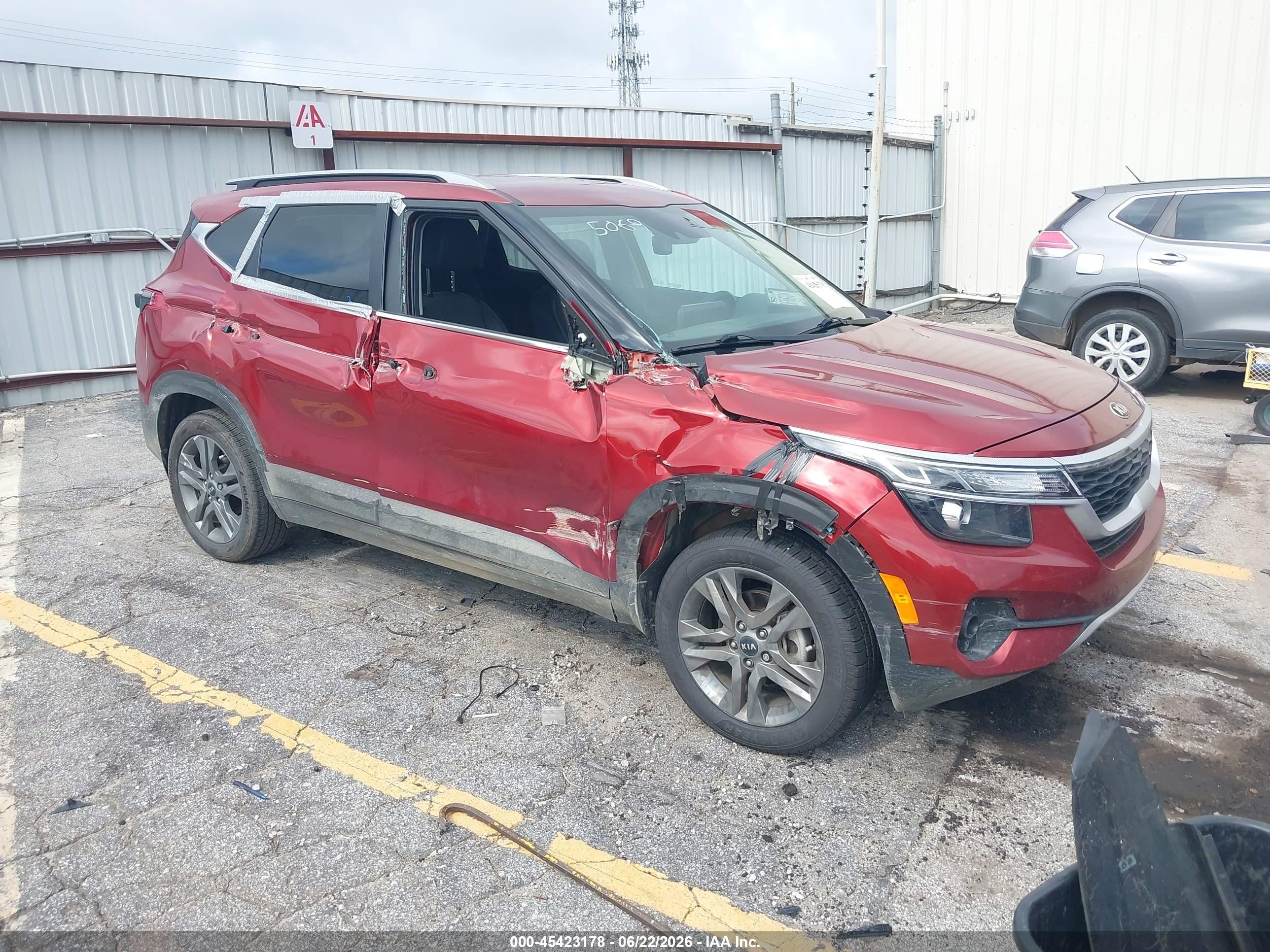 2021 Kia Seltos S, VIN KNDEU2AAXM7215069 — Side