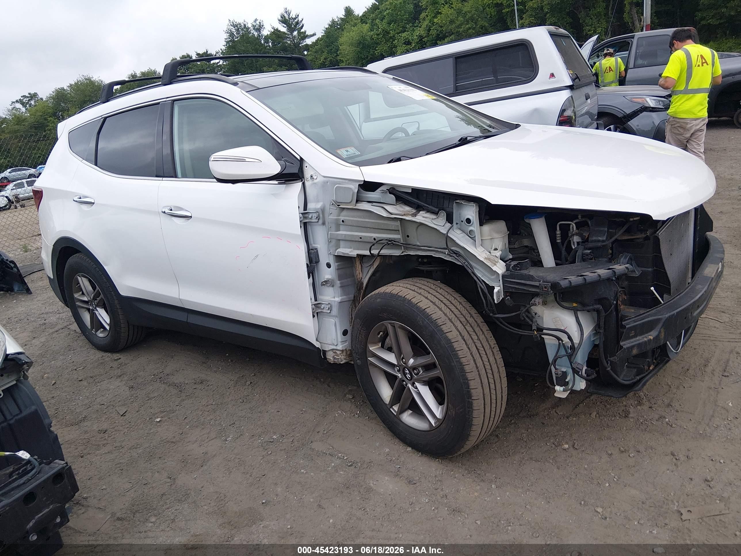 2017 Hyundai Santa Fe 2.4L, VIN 5XYZUDLBXHG460806 — Front end