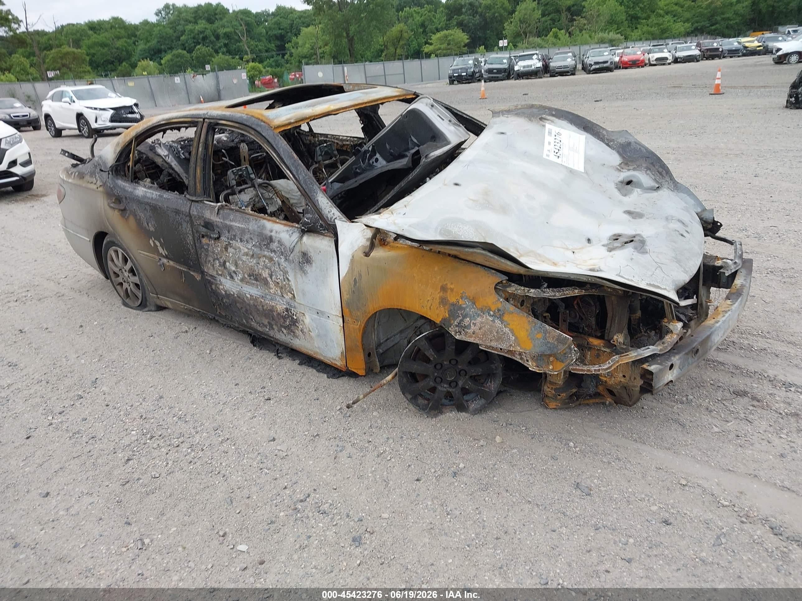 2004 Lexus ES 350, VIN JTHBA30G045000754 — Engine fire