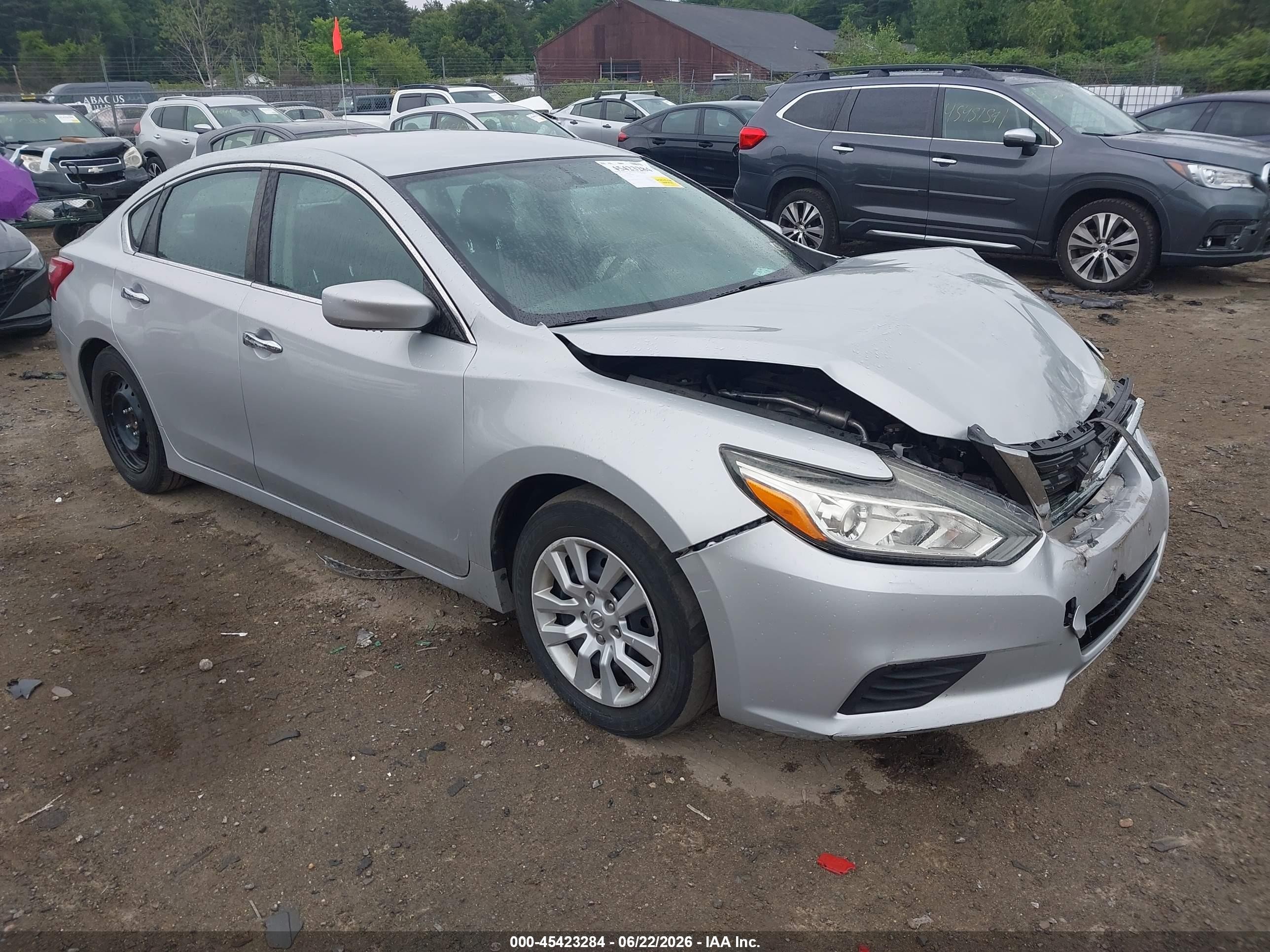 2017 Nissan Altima SR, VIN 1N4AL3AP7HN346835 — Front end