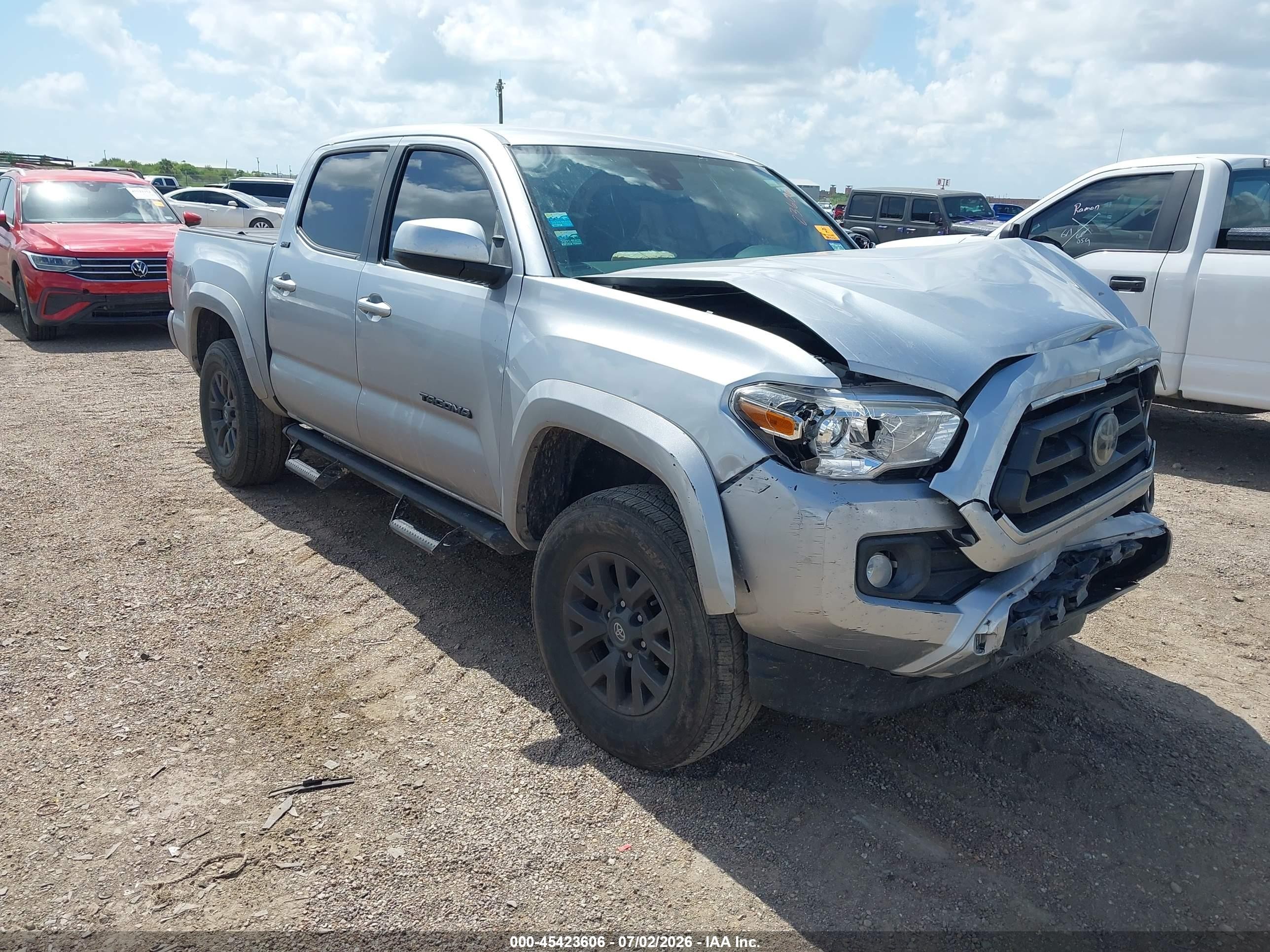 2022 Toyota Tacoma TRD Sport, VIN 3TMAZ5CN5NM169014 — Front end