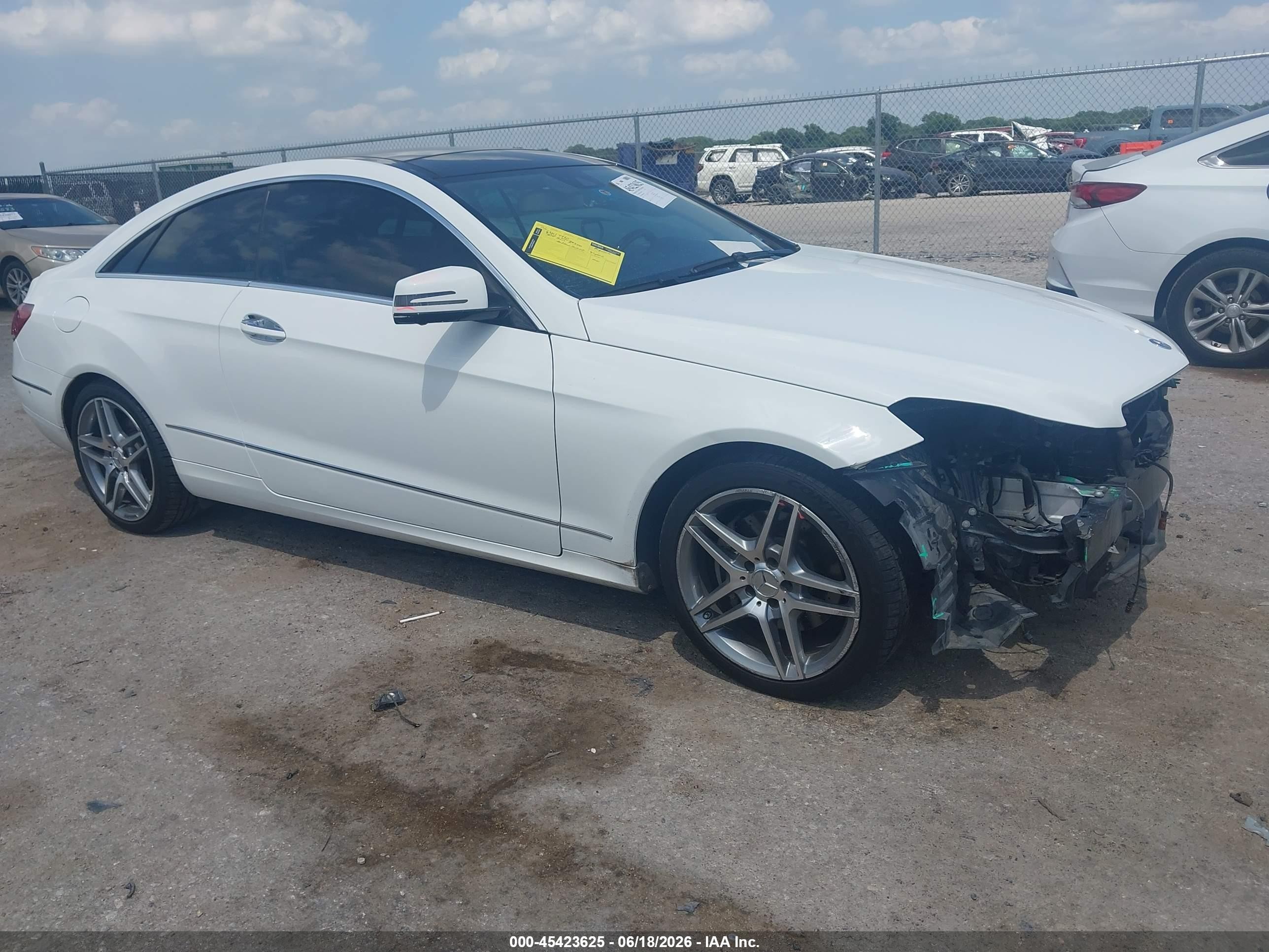 2014 Mercedes-Benz E 350, VIN WDDKJ5KB8EF238657 — Перед