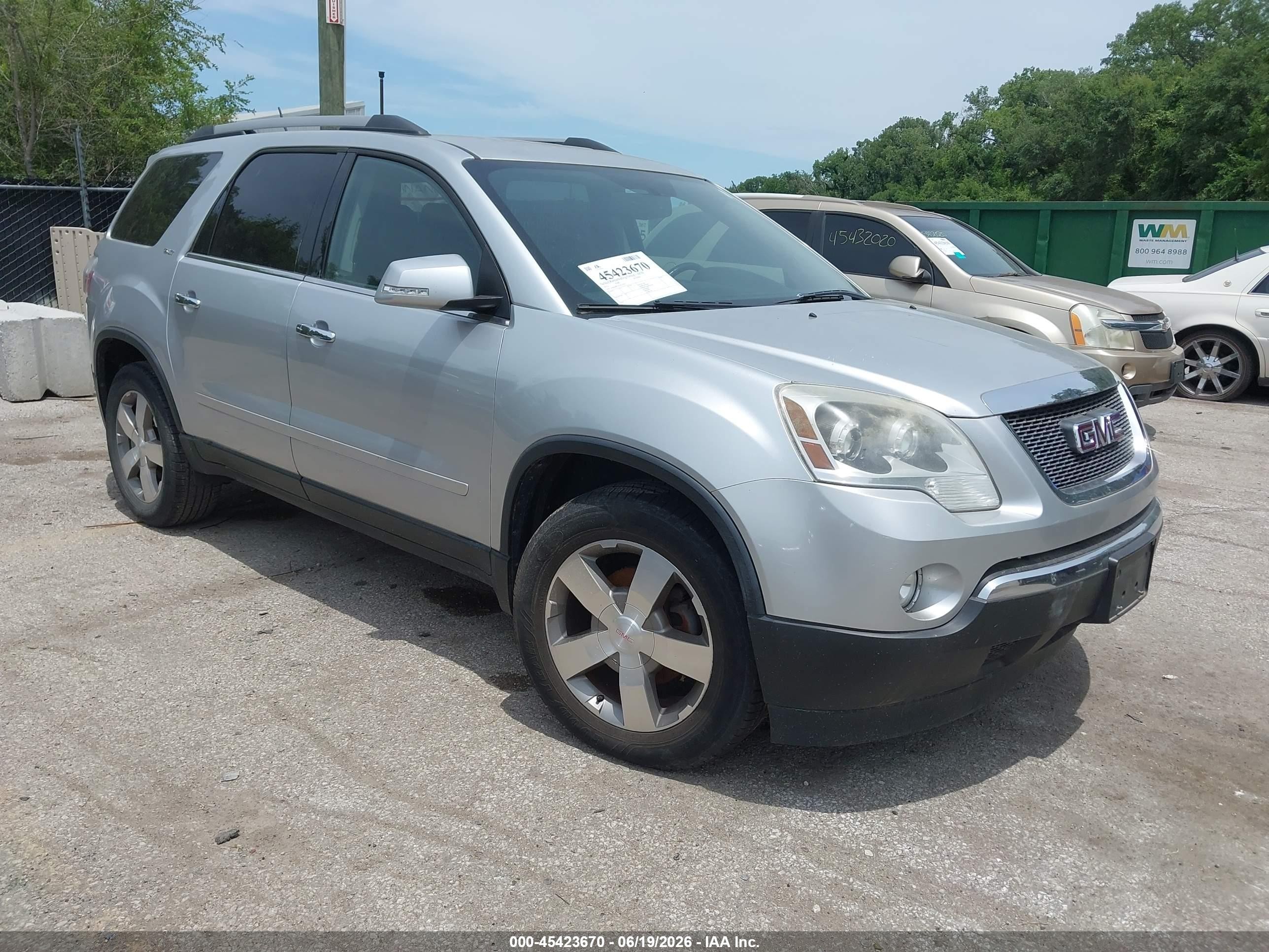 2012 GMC Acadia SLT1, VIN 1GKKRRED1CJ411294 — Rear end