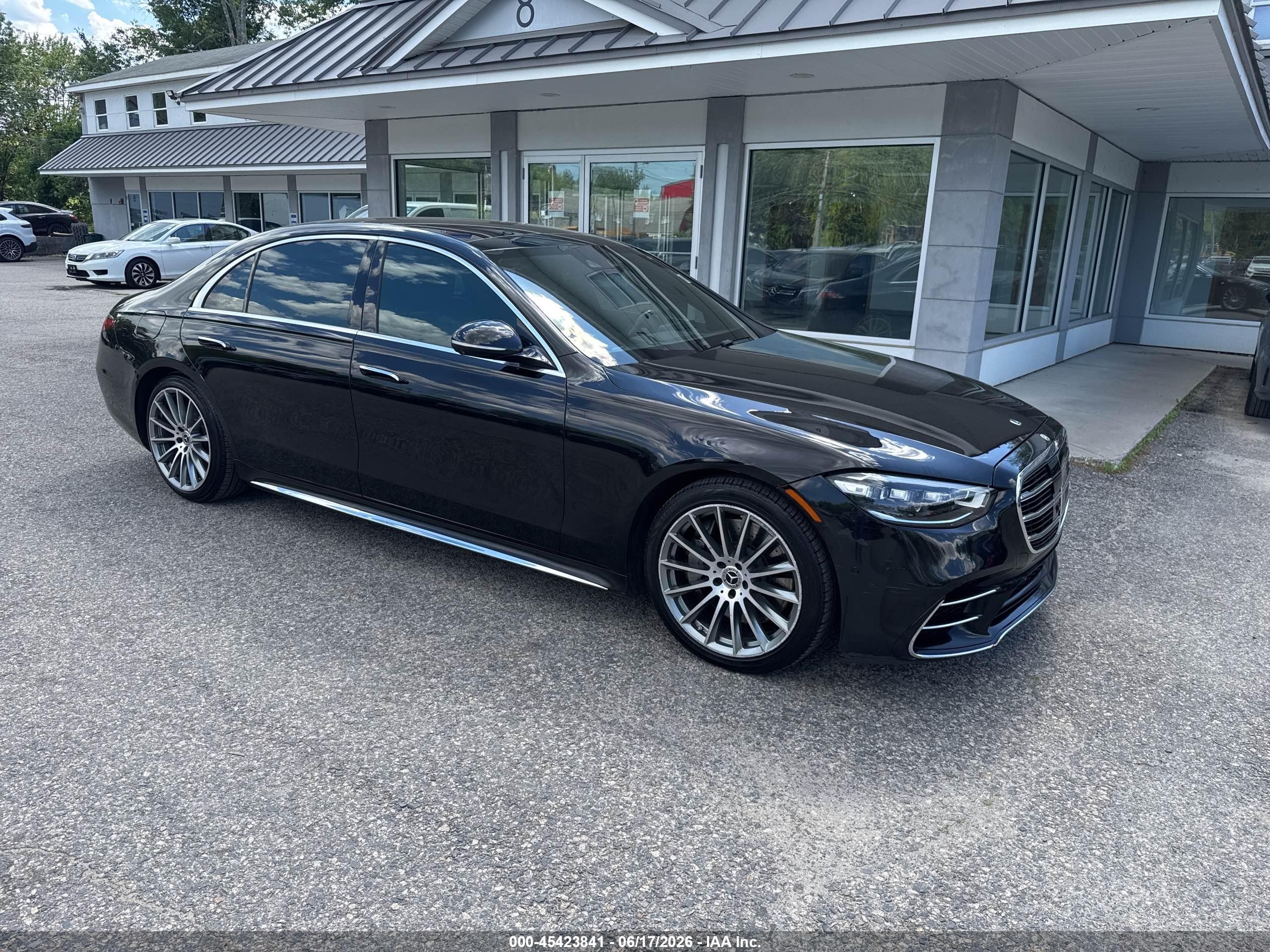 2022 Mercedes-Benz S 500, VIN W1K6G6DB8NA070728 — Normal wear