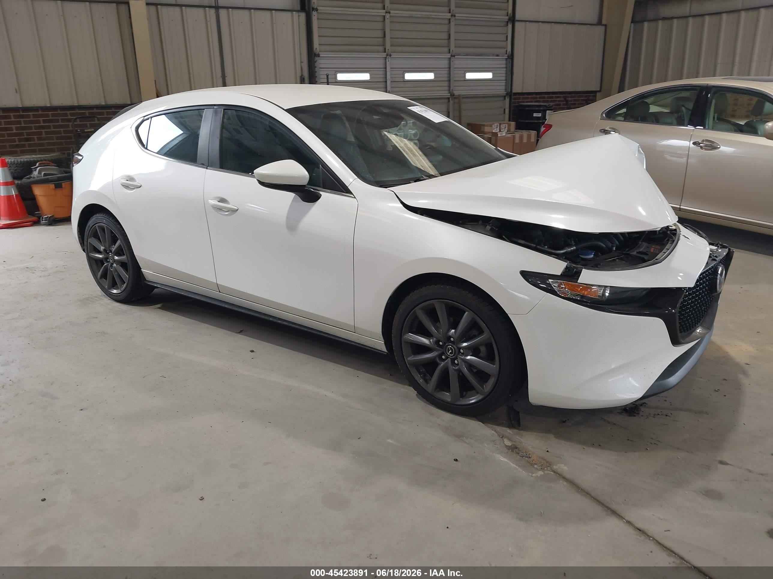 2021 Mazda 3 Select, VIN JM1BPAKL7M1322684 — Front end