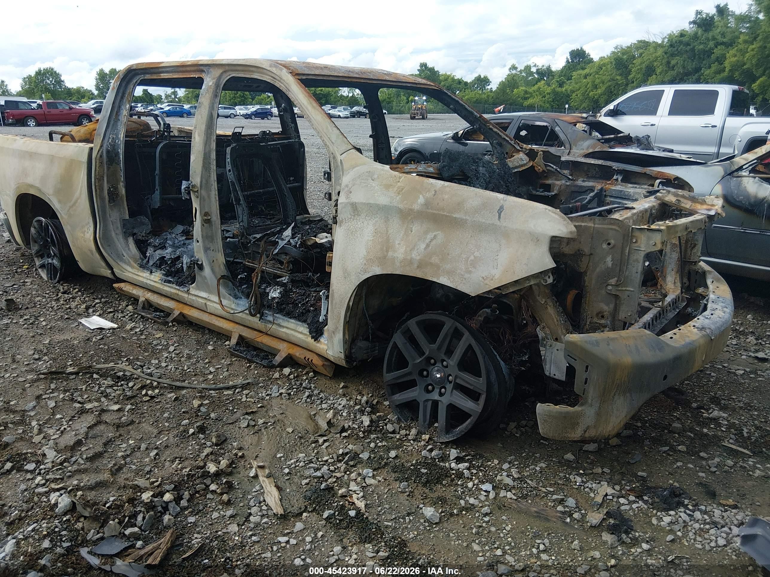 2022 Chevrolet Silverado 1500 LT Trail Boss, VIN 3GCPYFEL9NG137437 — Engine fire