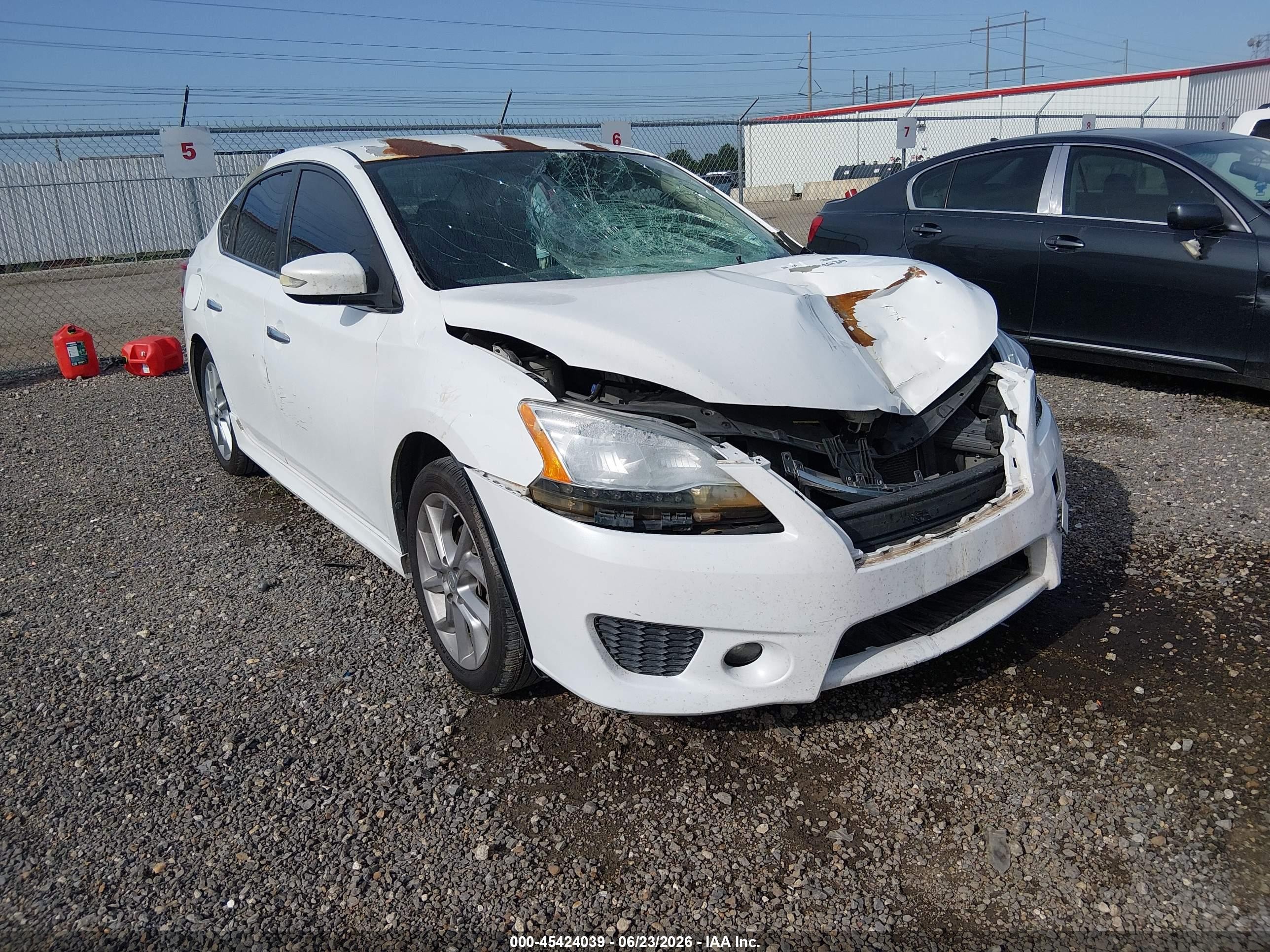 2015 Nissan Sentra SV, VIN 3N1AB7AP3FY276466 — Front end