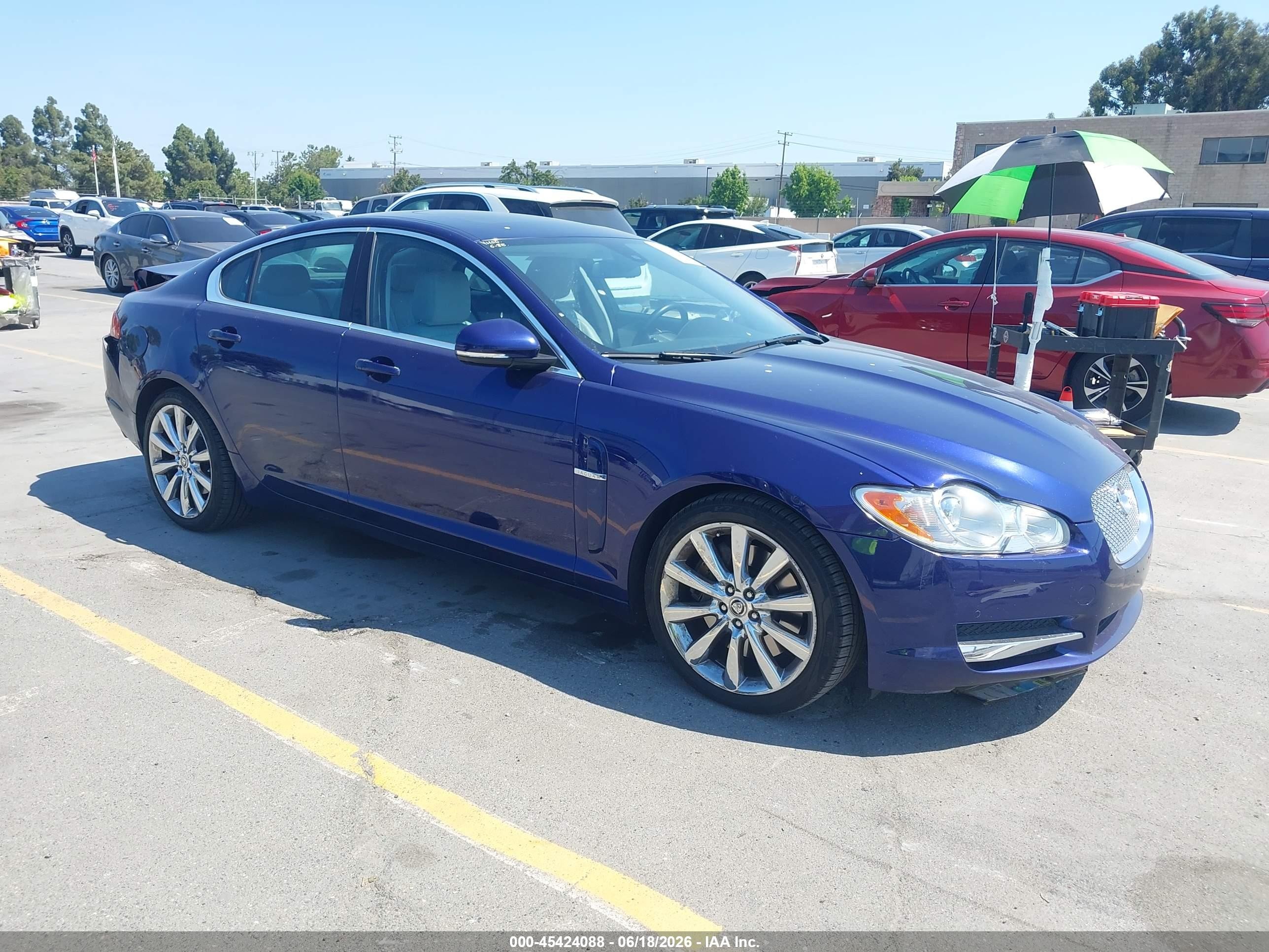 2010 Jaguar XF Premium Luxury, VIN SAJWA0GB6ALR57197 — Rear end