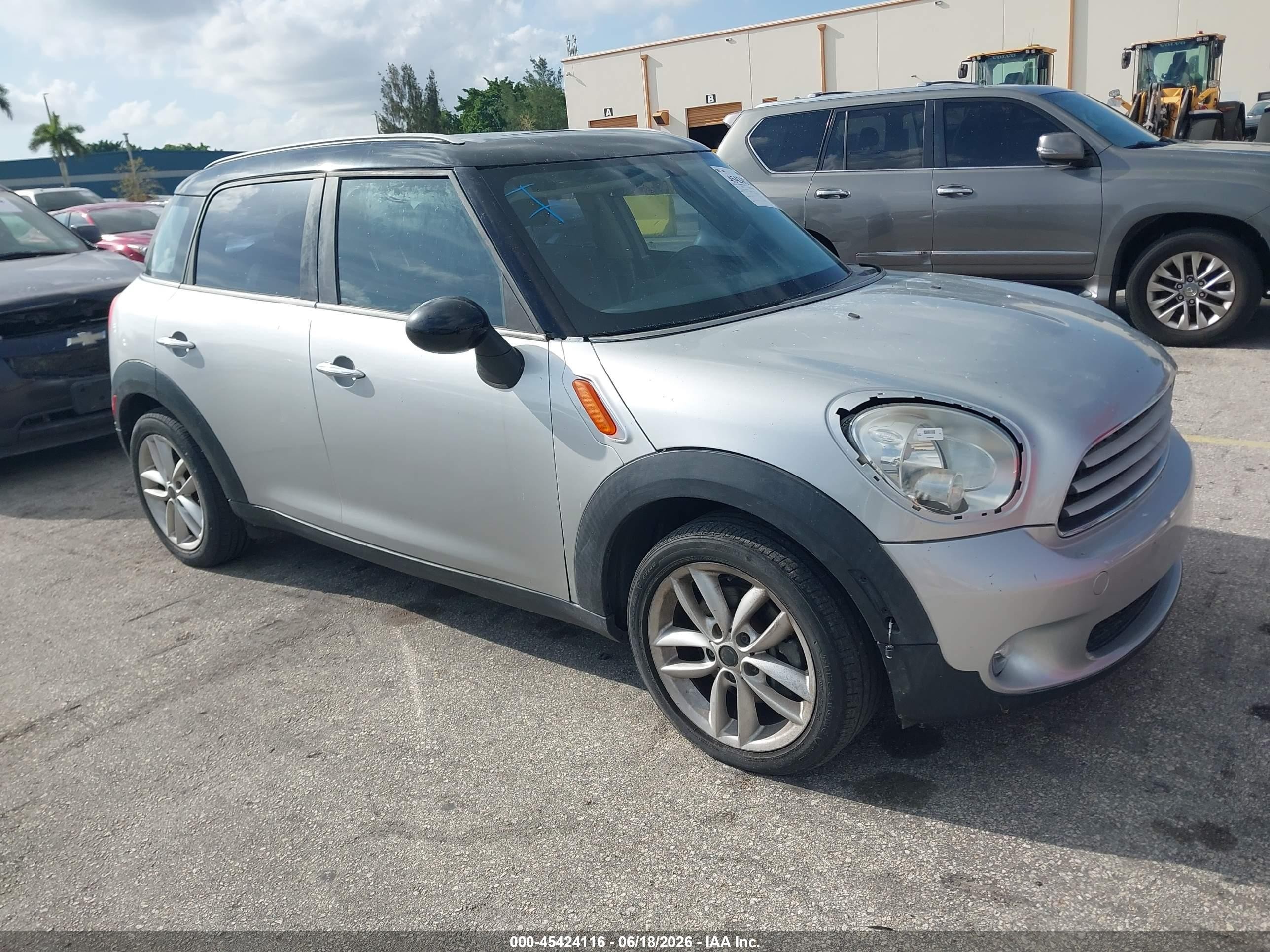 2013 MINI Countryman, VIN WMWZB3C55DWM31329 — Normal wear