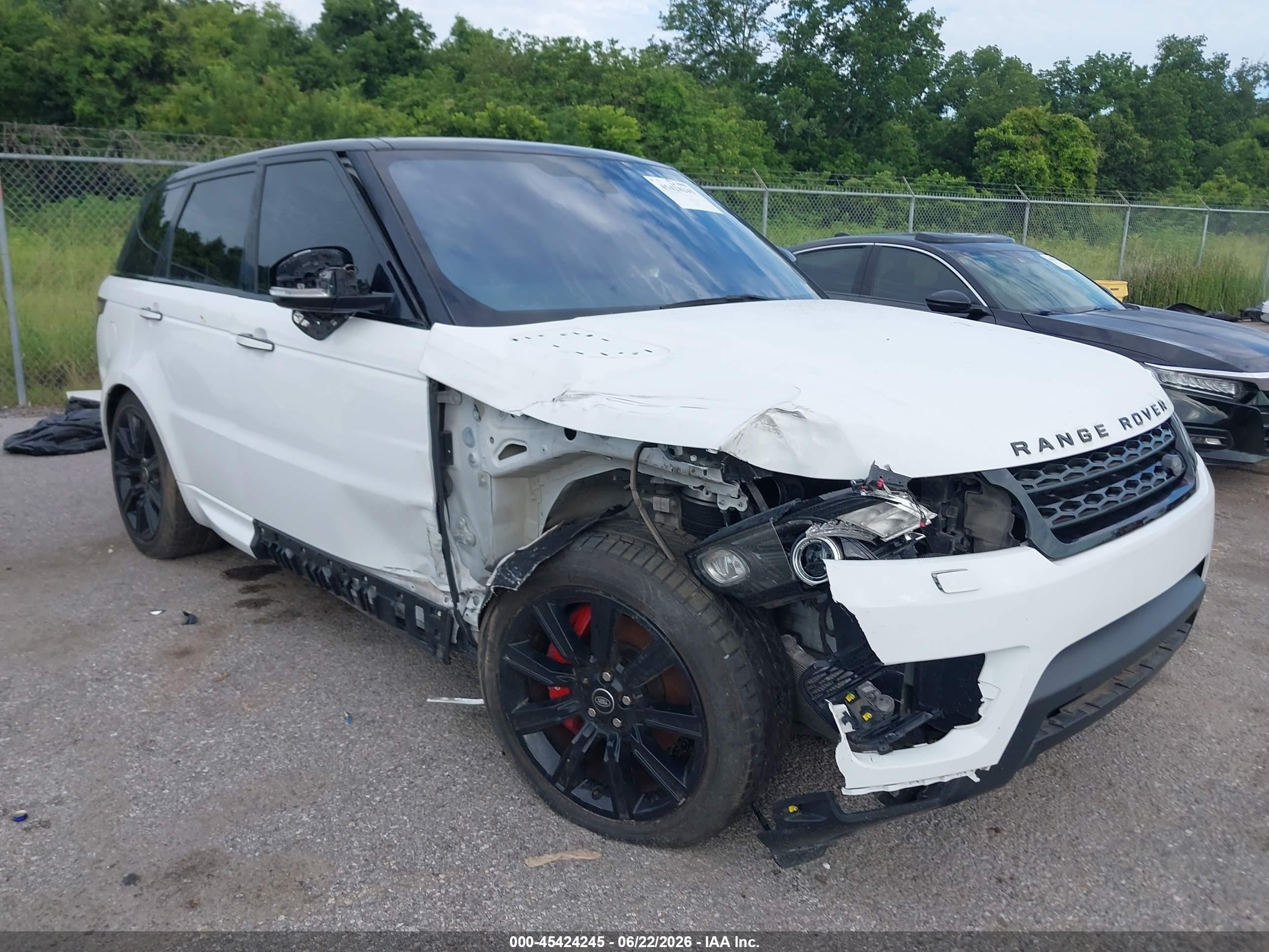 2016 Land Rover Range Rover Sport HSE, VIN SALWS2VF0GA548283 — Front end
