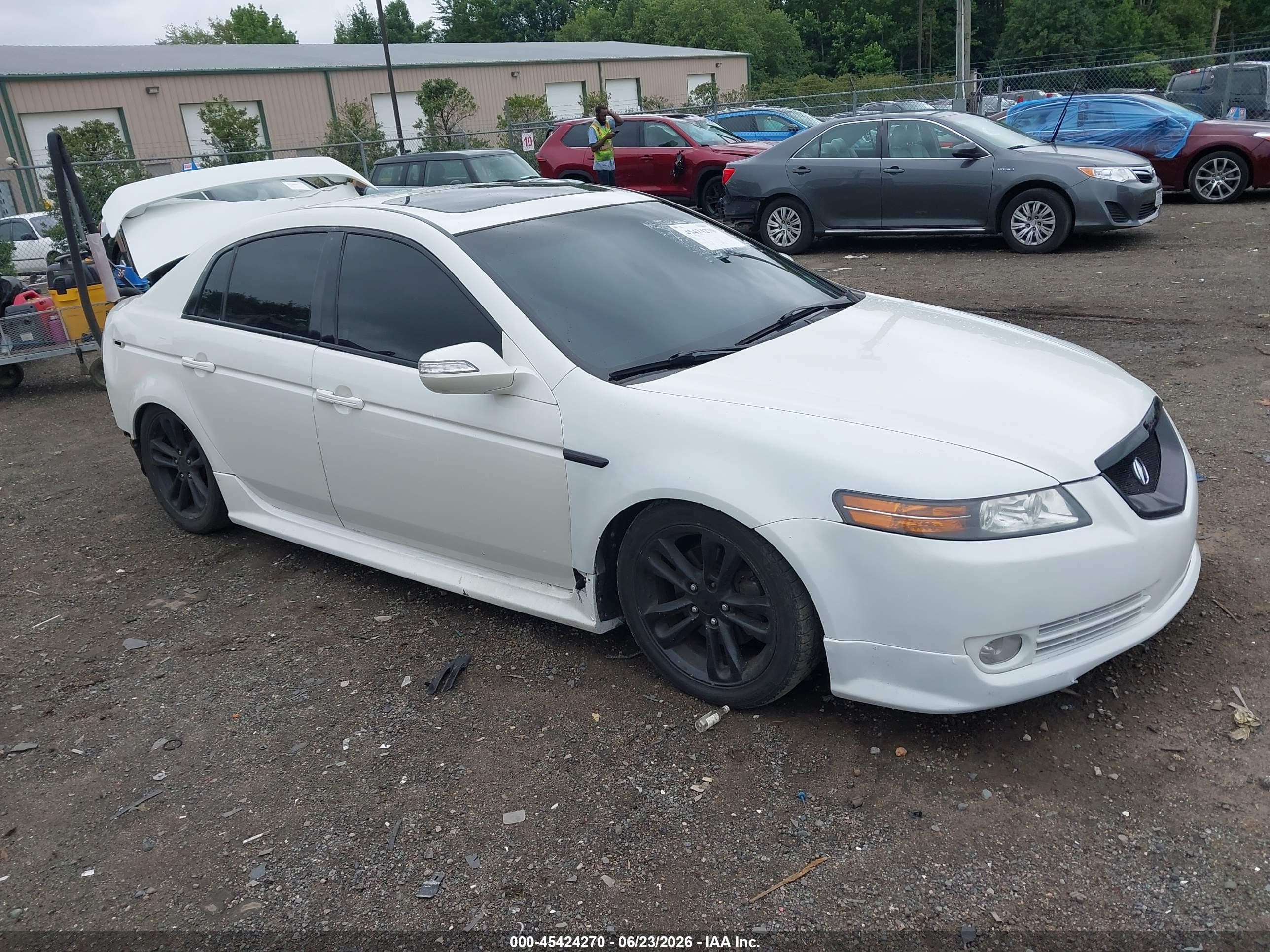 2008 Acura TL, VIN 19UUA66278A015242 — Rear end