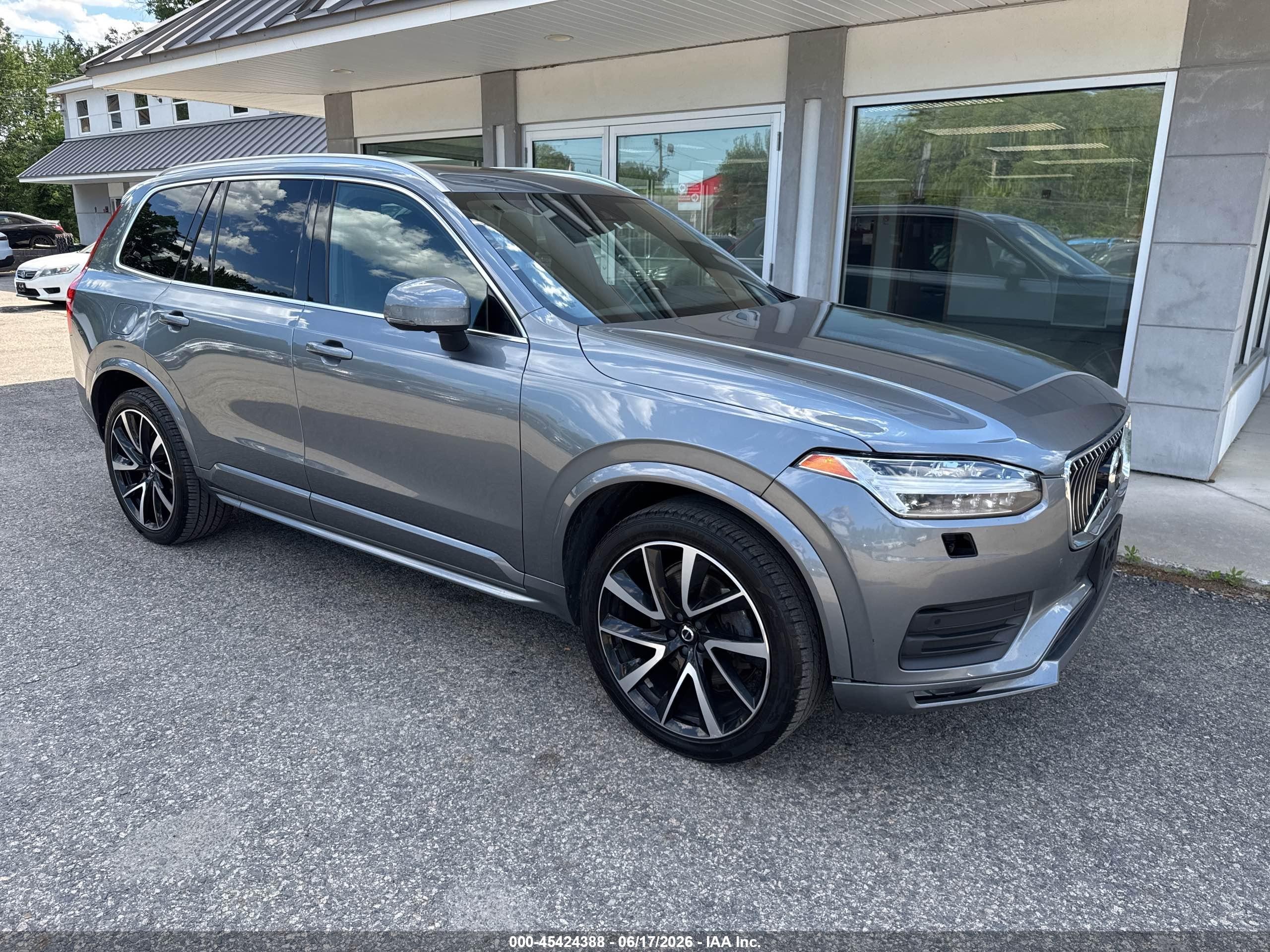 2020 Volvo XC90 Momentum, VIN YV4A22PK4L1579426 — Normal wear