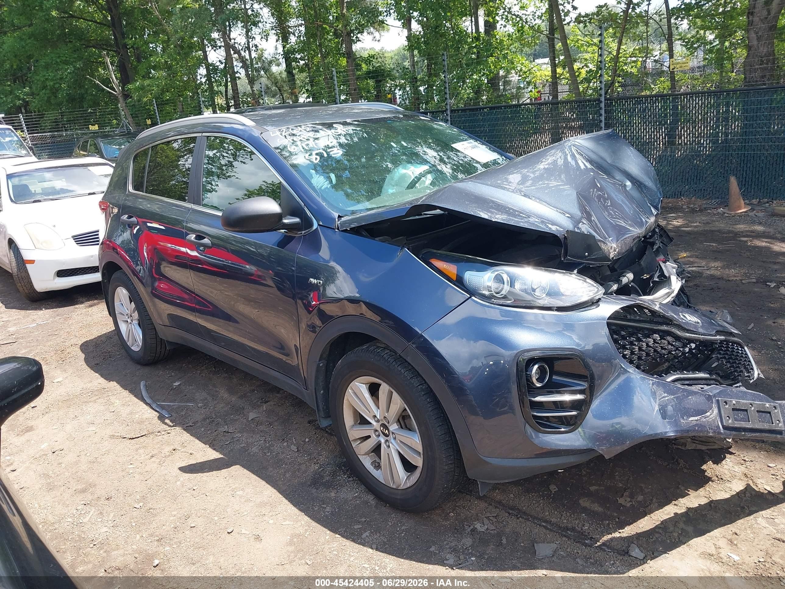 2017 Kia Sportage LX, VIN KNDPMCAC0H7288974 — Front end