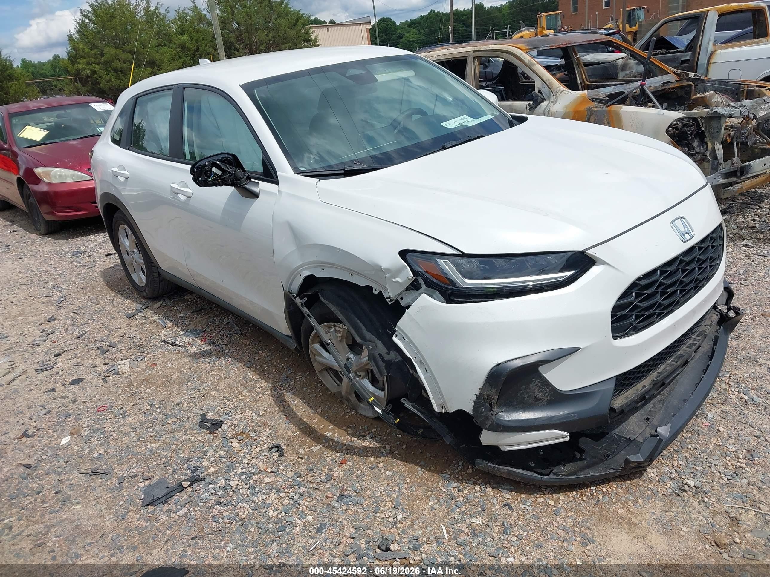 2023 Honda HR-V LX, VIN 3CZRZ1H39PM719055 — Front end