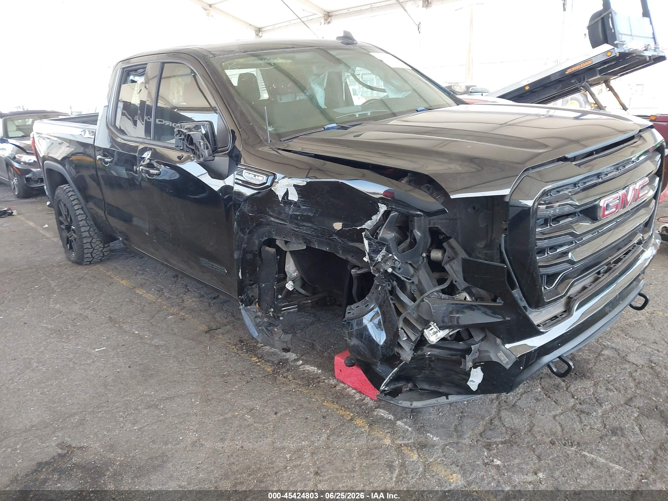 2019 GMC Sierra 1500 Elevation, VIN 1GTR8CED2KZ268687 — Side