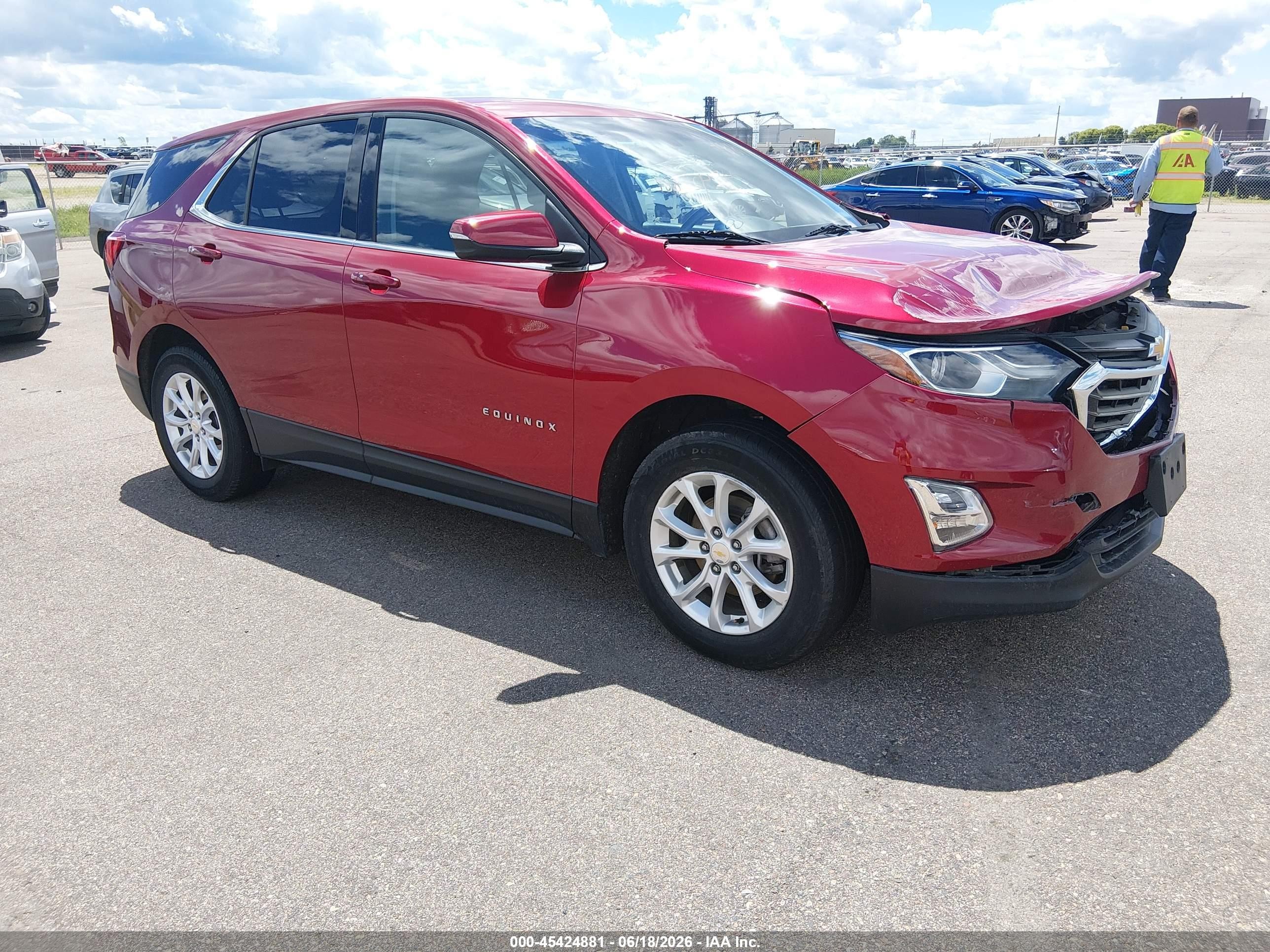 2019 Chevrolet Equinox LT, VIN 2GNAXKEV9K6109235 — Перед