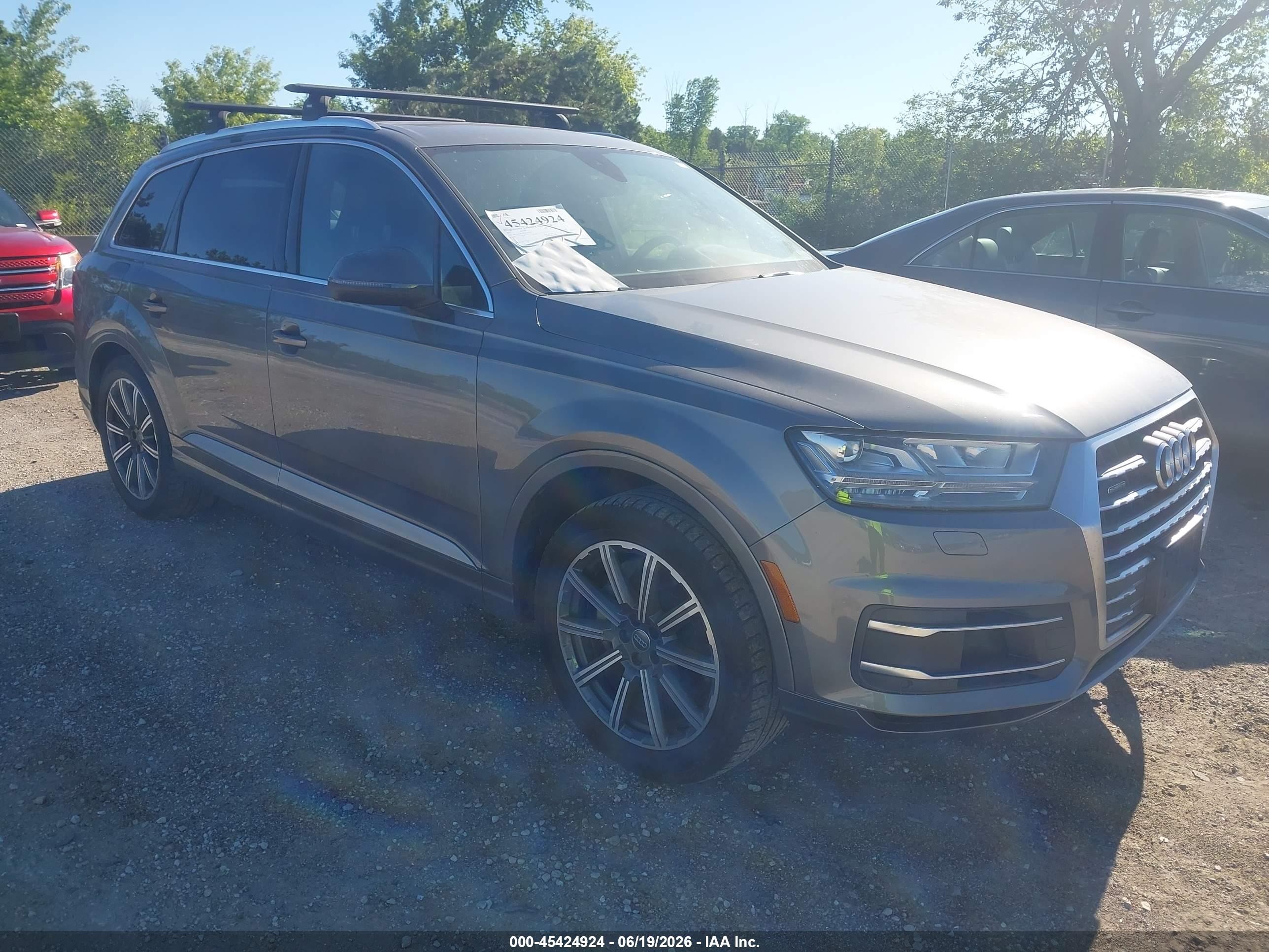 2017 Audi Q7 Premium Plus, VIN WA1LAAF73HD026238 — Front end